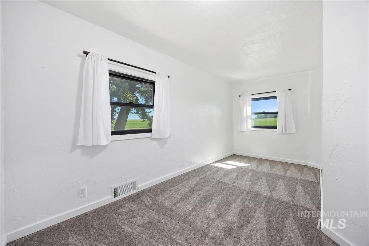 2982 E 990 S, Hazelton, Idaho 83335, 4 Bedrooms, 2 Bathrooms, Residential For Sale, Price $505,000, 98950636