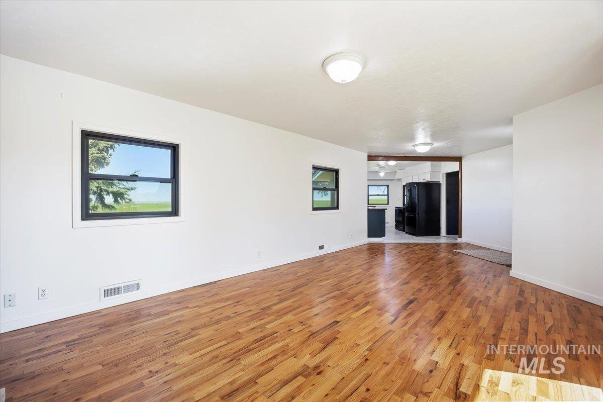 2982 E 990 S, Hazelton, Idaho 83335, 4 Bedrooms, 2 Bathrooms, Residential For Sale, Price $505,000, 98950636