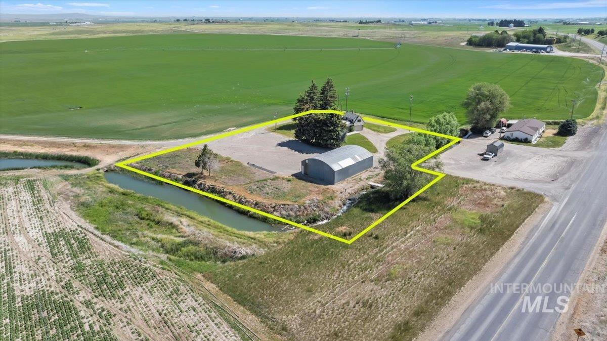 2982 E 990 S, Hazelton, Idaho 83335, 4 Bedrooms, 2 Bathrooms, Residential For Sale, Price $505,000, 98950636