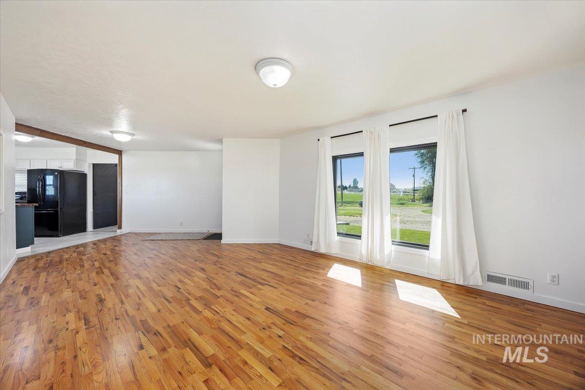 2982 E 990 S, Hazelton, Idaho 83335, 4 Bedrooms, 2 Bathrooms, Residential For Sale, Price $505,000, 98950636