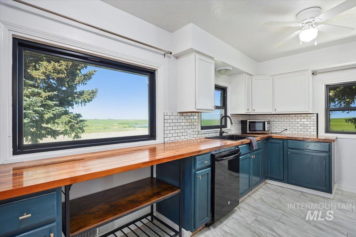 2982 E 990 S, Hazelton, Idaho 83335, 4 Bedrooms, 2 Bathrooms, Residential For Sale, Price $505,000, 98950636