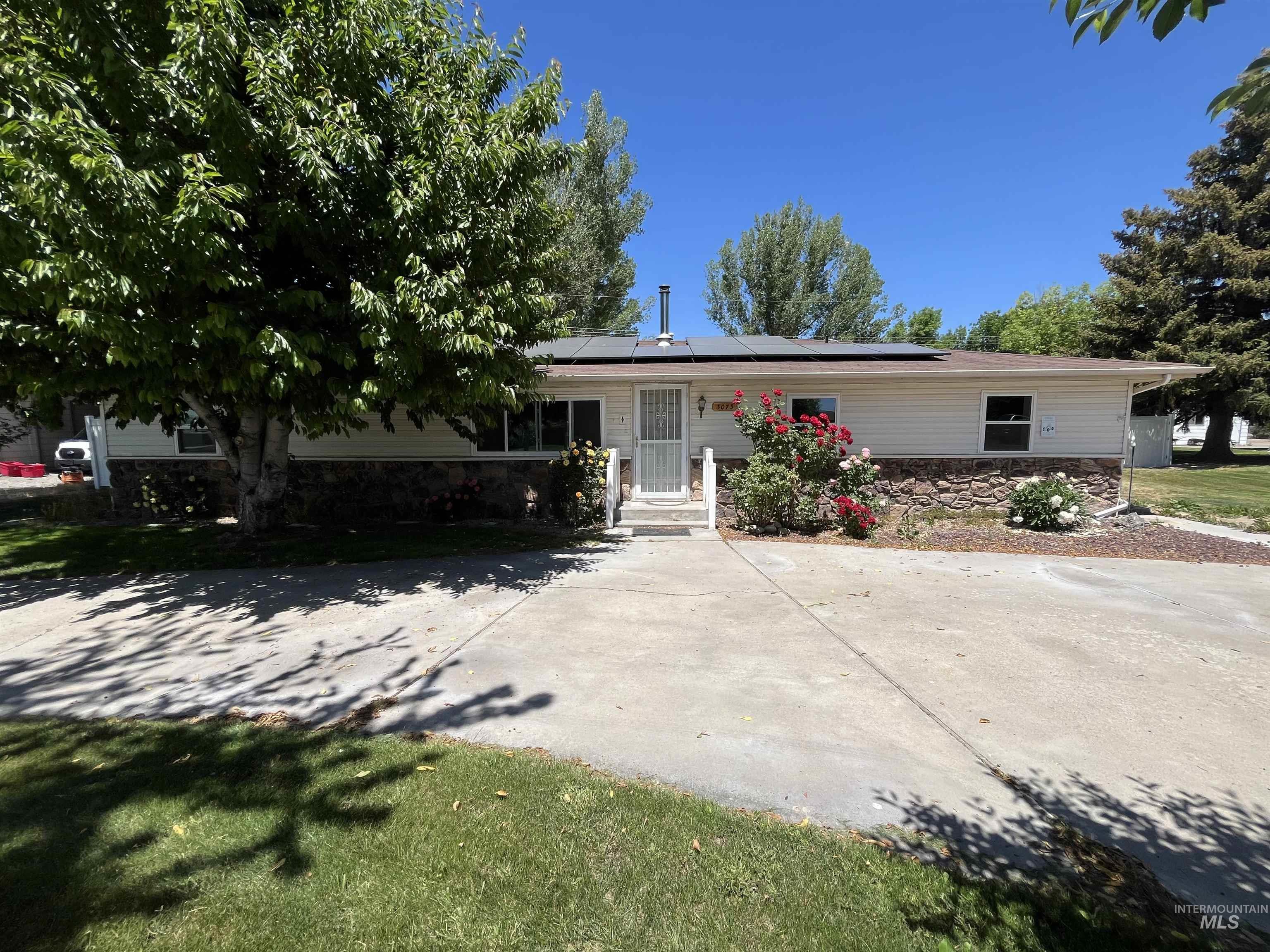 3073 Vickie Lane, Twin Falls, Idaho 83301, 3 Bedrooms, 2 Bathrooms, Residential For Sale, Price $395,000, 98950652