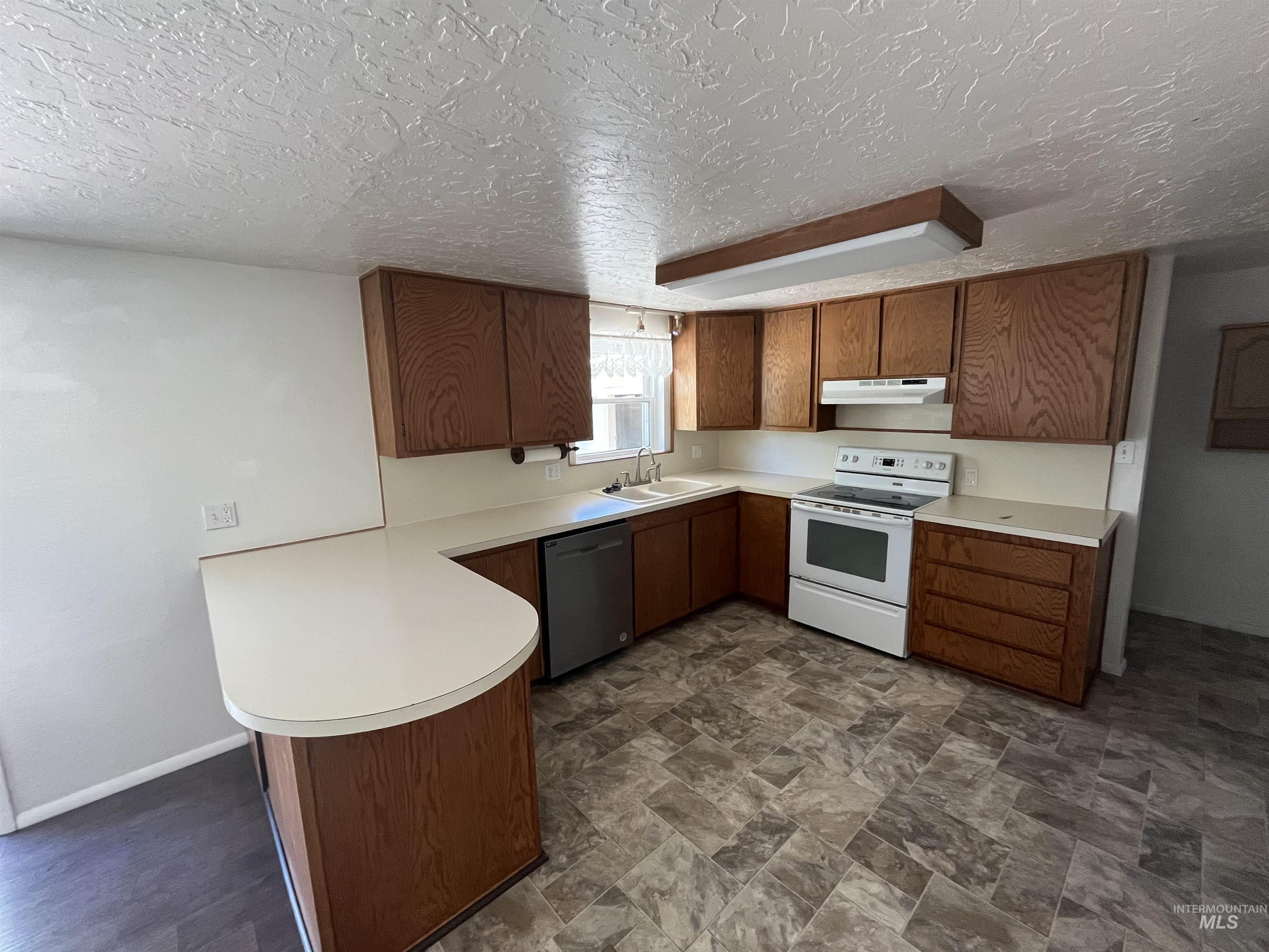 3073 Vickie Lane, Twin Falls, Idaho 83301, 3 Bedrooms, 2 Bathrooms, Residential For Sale, Price $395,000, 98950652