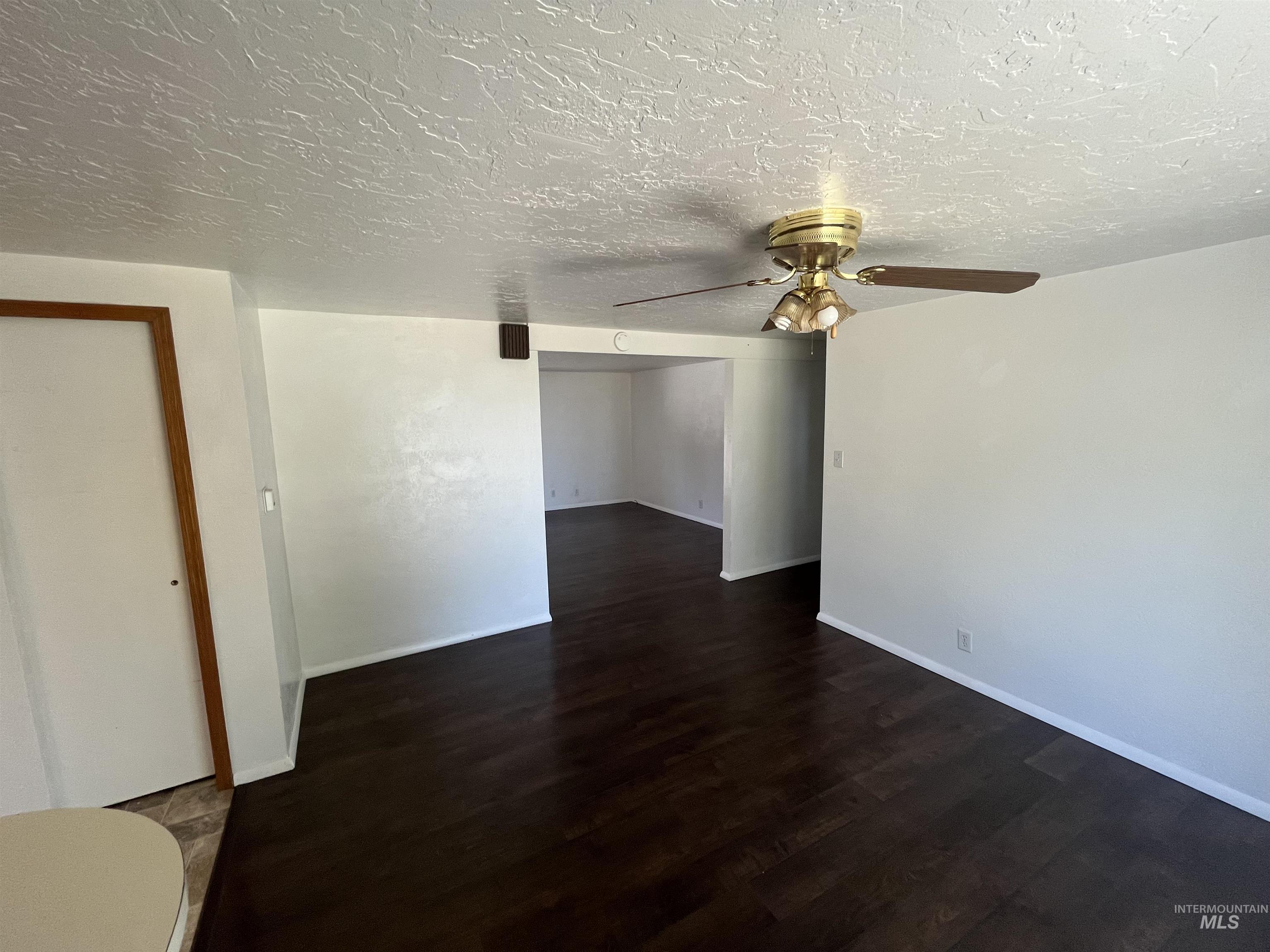 3073 Vickie Lane, Twin Falls, Idaho 83301, 3 Bedrooms, 2 Bathrooms, Residential For Sale, Price $395,000, 98950652