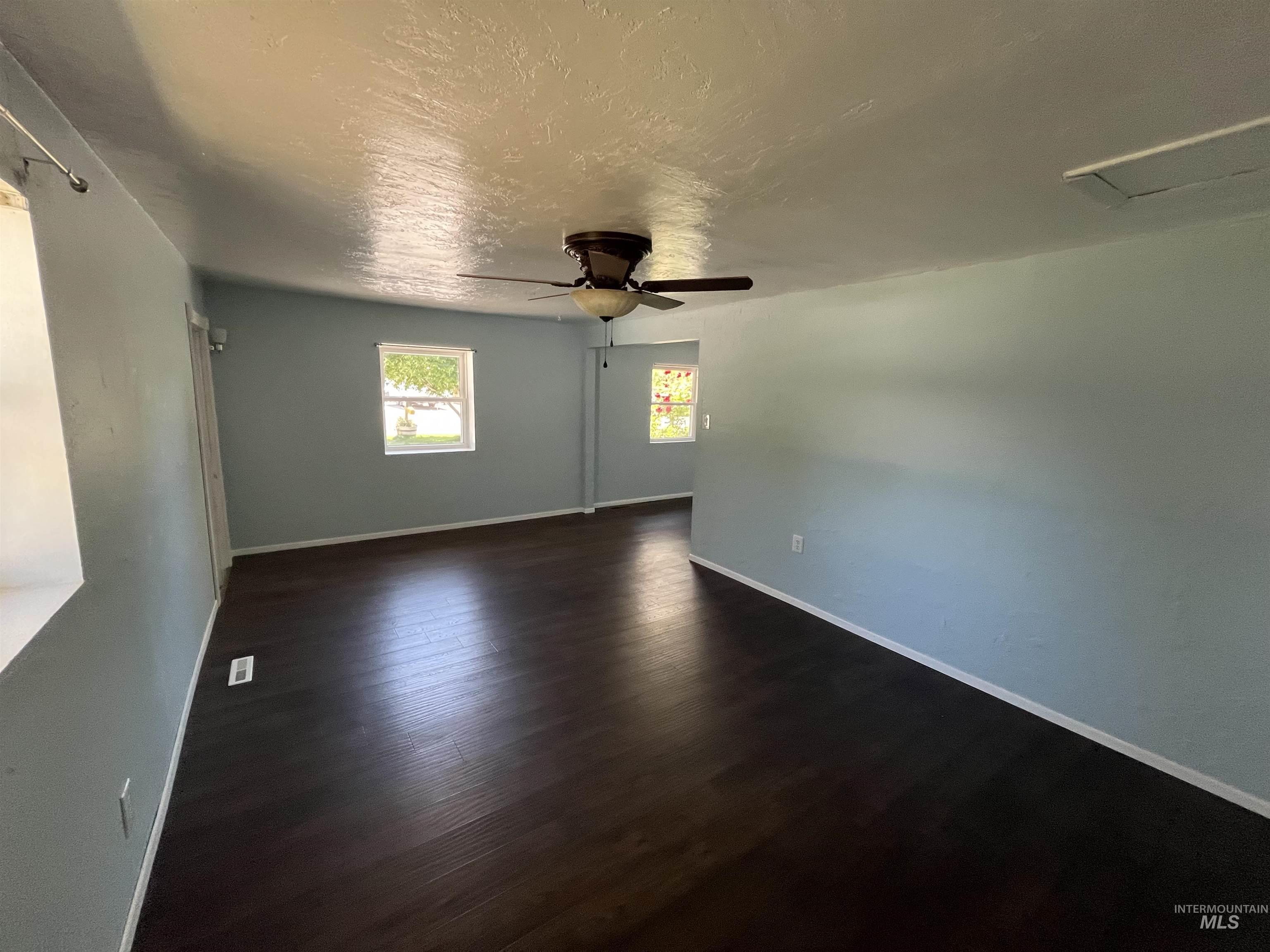 3073 Vickie Lane, Twin Falls, Idaho 83301, 3 Bedrooms, 2 Bathrooms, Residential For Sale, Price $395,000, 98950652