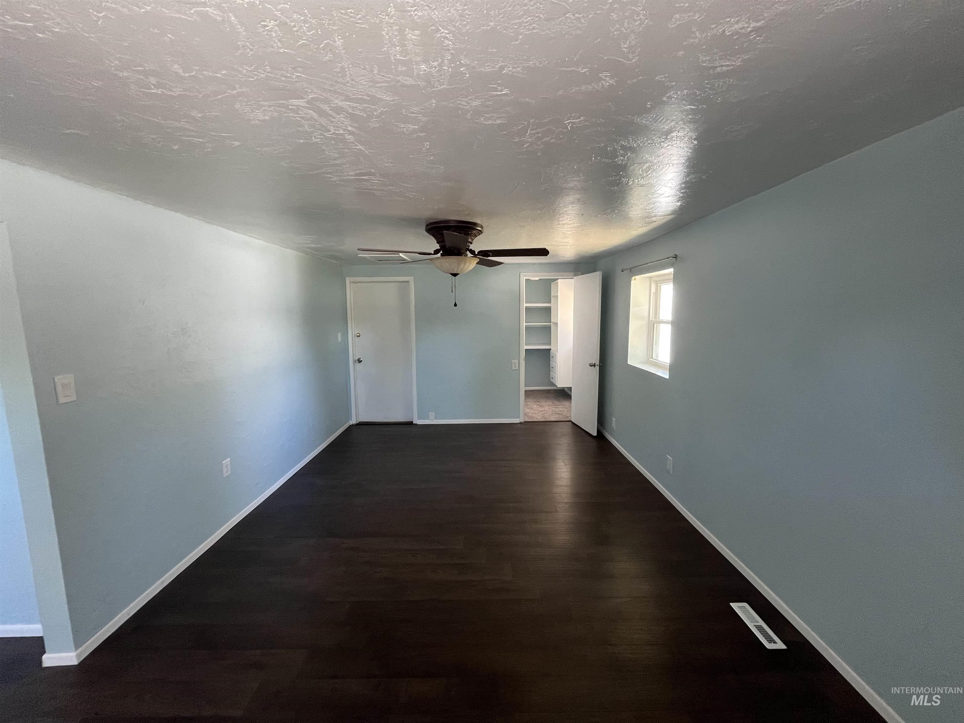 3073 Vickie Lane, Twin Falls, Idaho 83301, 3 Bedrooms, 2 Bathrooms, Residential For Sale, Price $395,000, 98950652