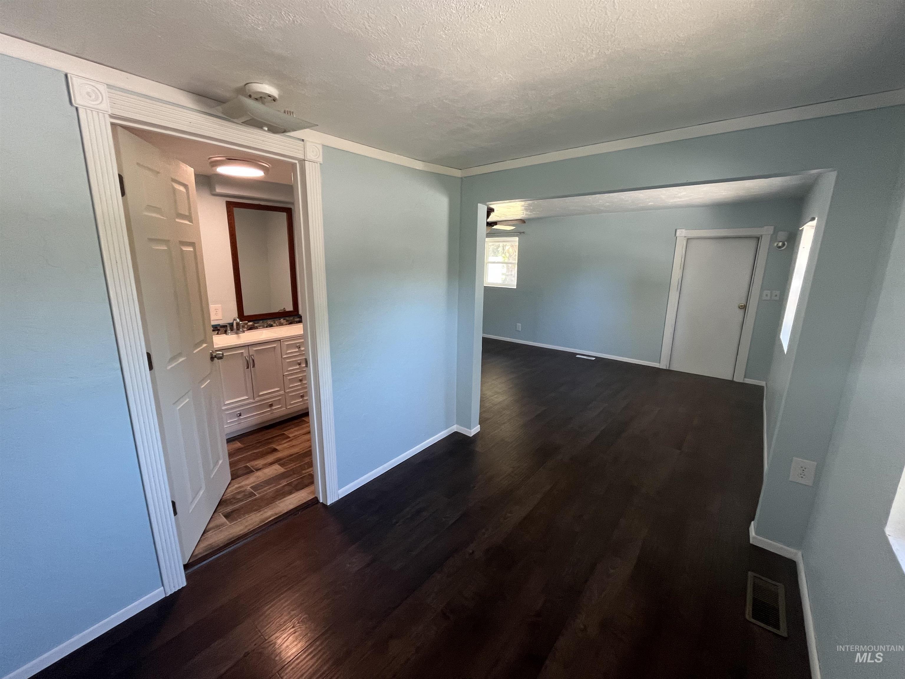 3073 Vickie Lane, Twin Falls, Idaho 83301, 3 Bedrooms, 2 Bathrooms, Residential For Sale, Price $395,000, 98950652