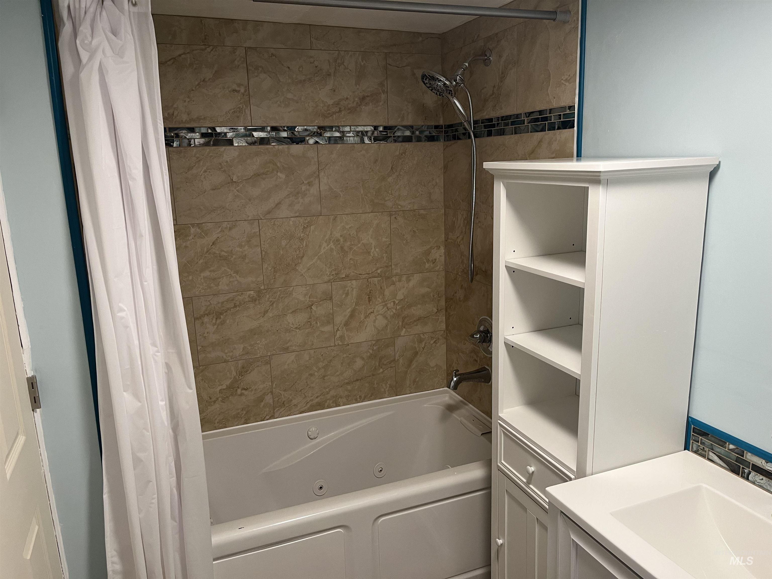 3073 Vickie Lane, Twin Falls, Idaho 83301, 3 Bedrooms, 2 Bathrooms, Residential For Sale, Price $395,000, 98950652