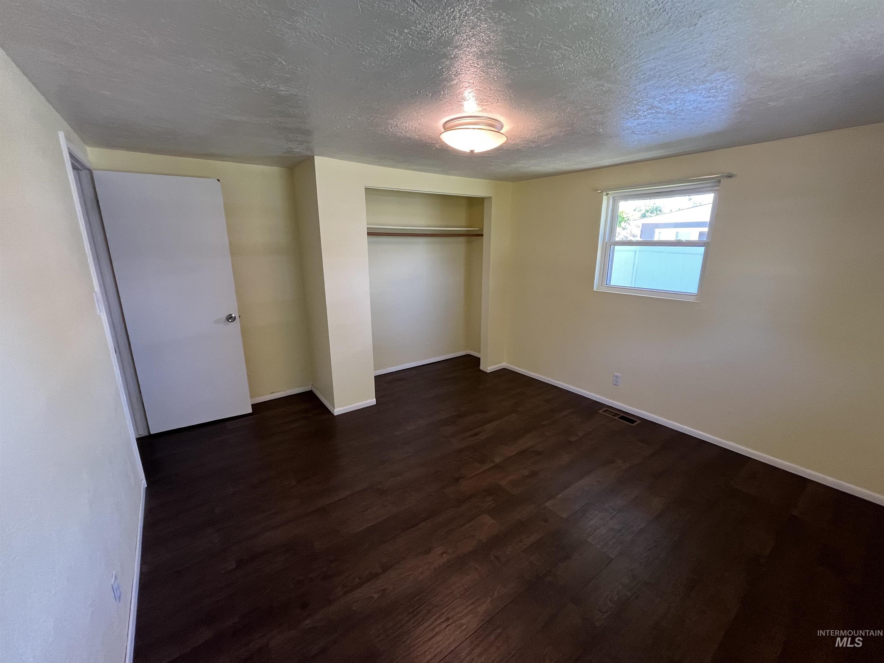 3073 Vickie Lane, Twin Falls, Idaho 83301, 3 Bedrooms, 2 Bathrooms, Residential For Sale, Price $395,000, 98950652