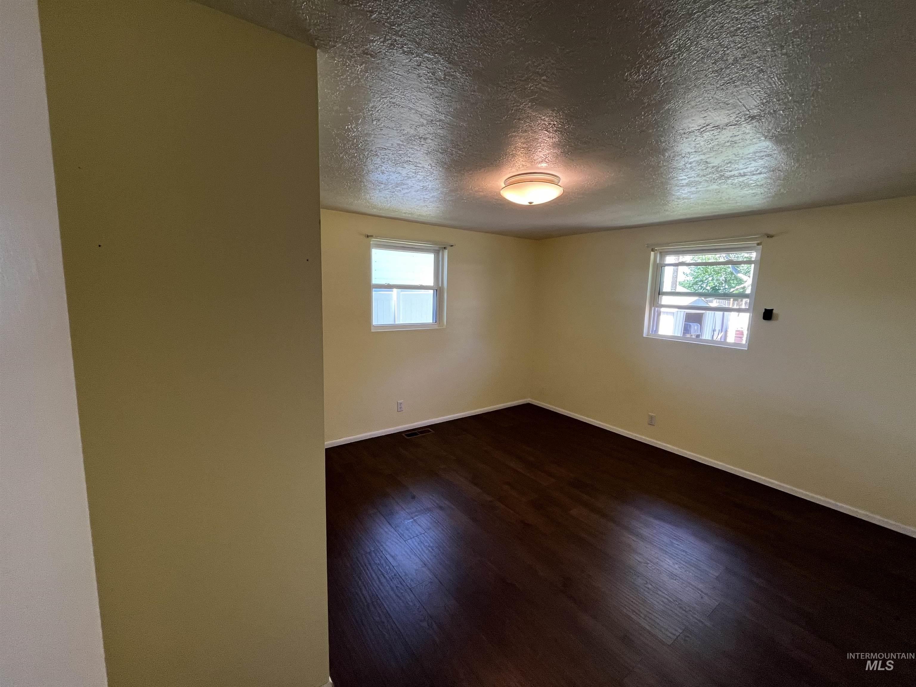 3073 Vickie Lane, Twin Falls, Idaho 83301, 3 Bedrooms, 2 Bathrooms, Residential For Sale, Price $395,000, 98950652