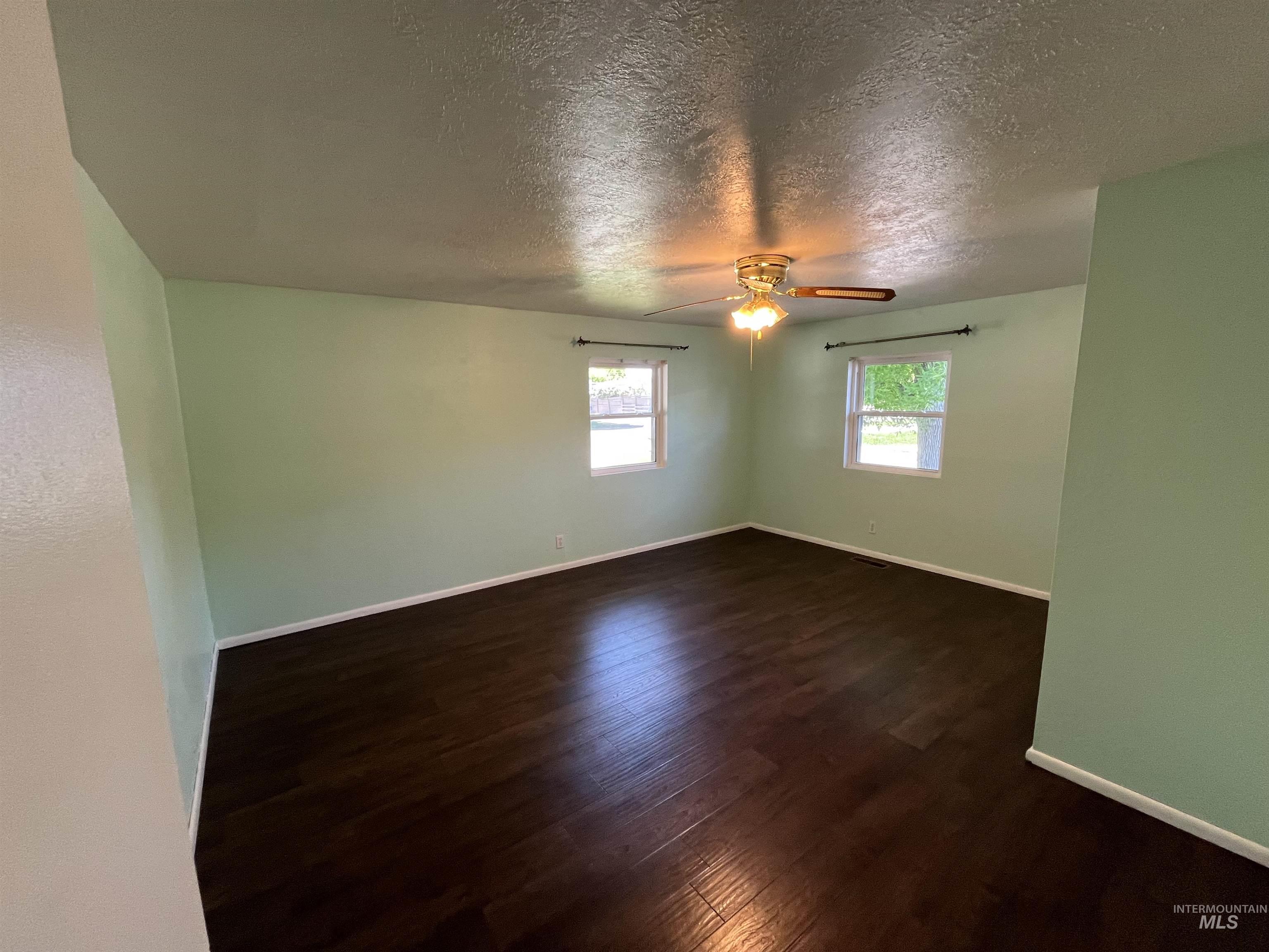 3073 Vickie Lane, Twin Falls, Idaho 83301, 3 Bedrooms, 2 Bathrooms, Residential For Sale, Price $395,000, 98950652