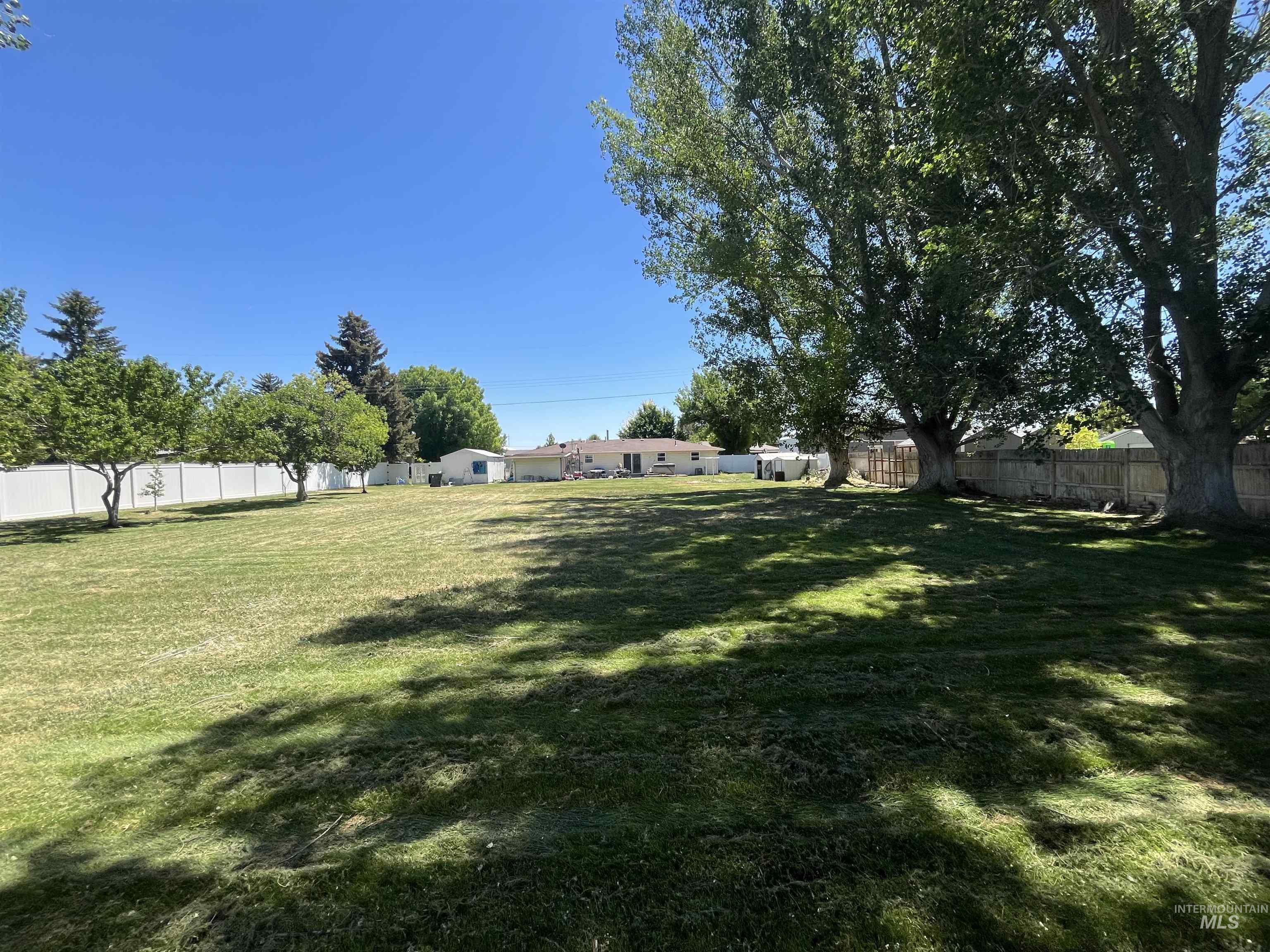 3073 Vickie Lane, Twin Falls, Idaho 83301, 3 Bedrooms, 2 Bathrooms, Residential For Sale, Price $395,000, 98950652