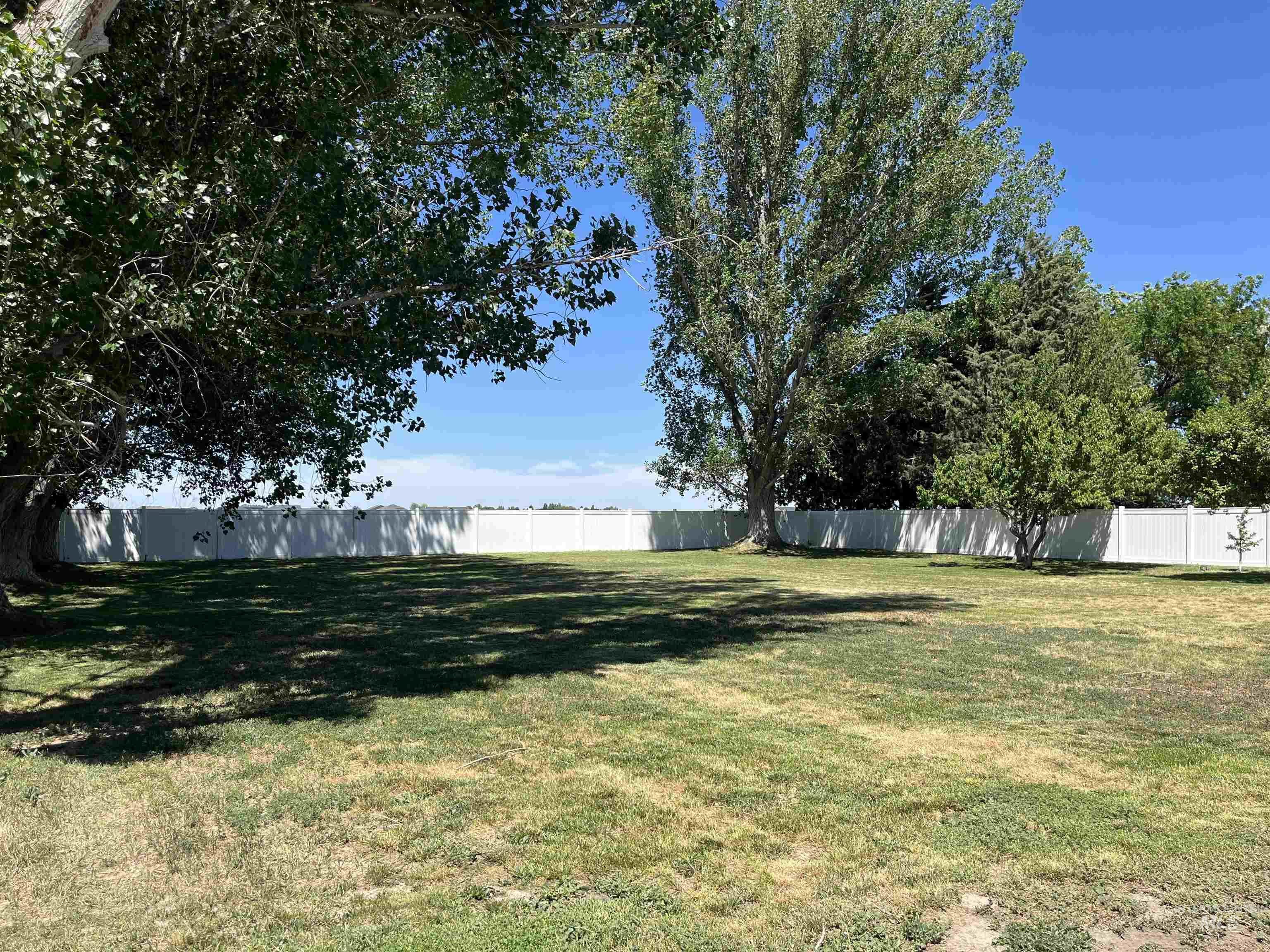 3073 Vickie Lane, Twin Falls, Idaho 83301, 3 Bedrooms, 2 Bathrooms, Residential For Sale, Price $395,000, 98950652