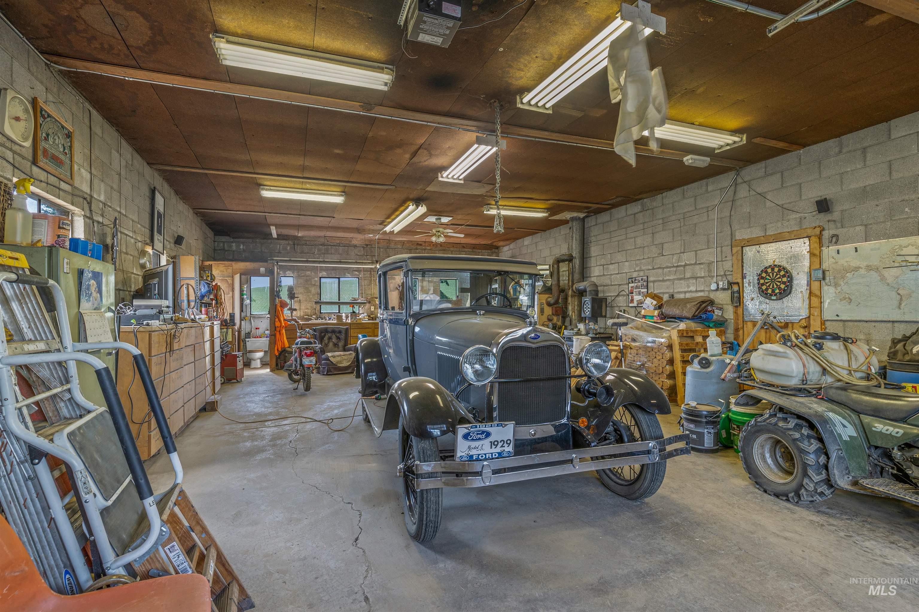 751 Boone Hill Rd, Colton, Washington 99113, 2 Bedrooms, 1 Bathroom, Residential For Sale, Price $450,000, 98950663