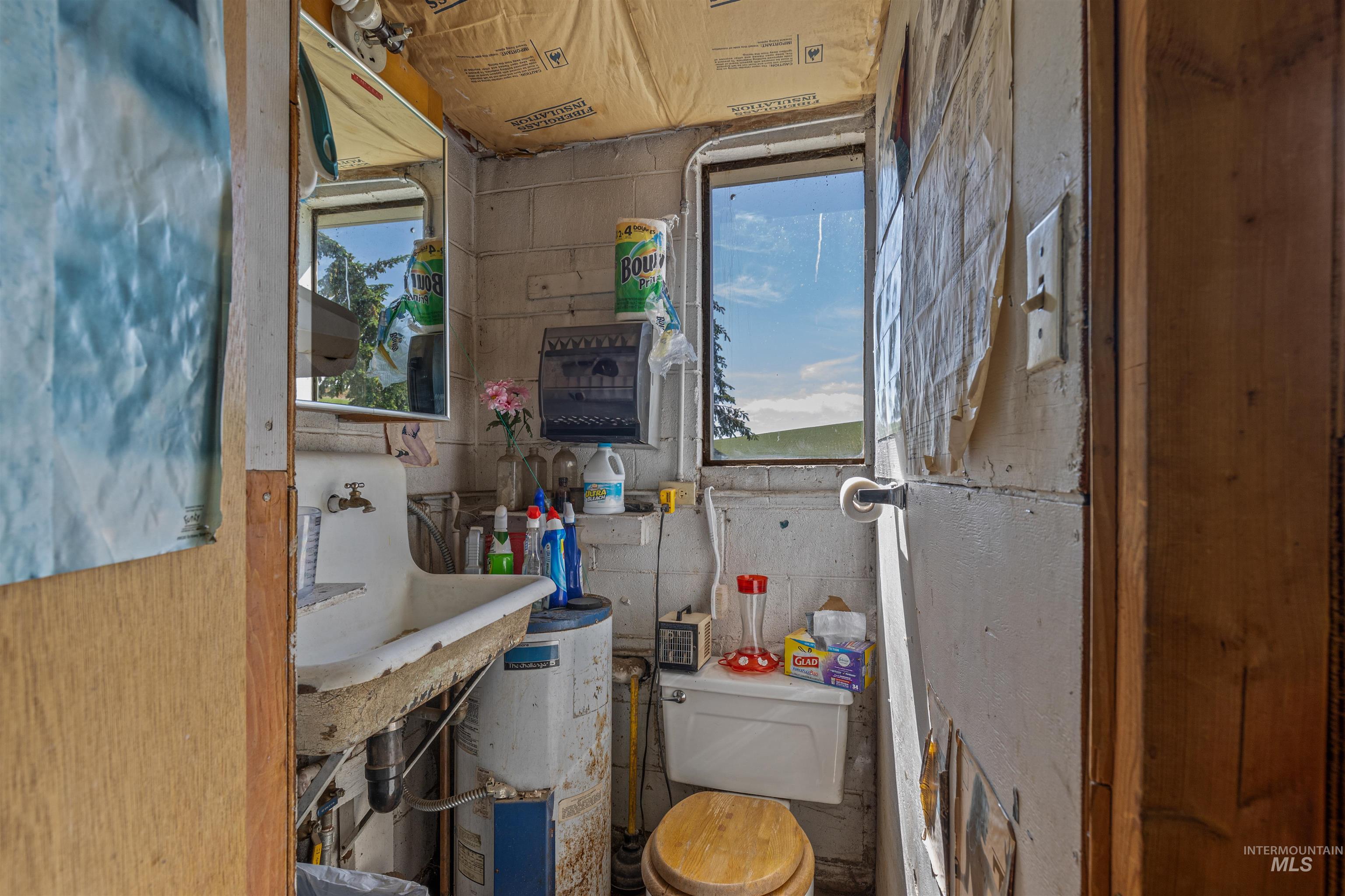 751 Boone Hill Rd, Colton, Washington 99113, 2 Bedrooms, 1 Bathroom, Residential For Sale, Price $450,000, 98950663