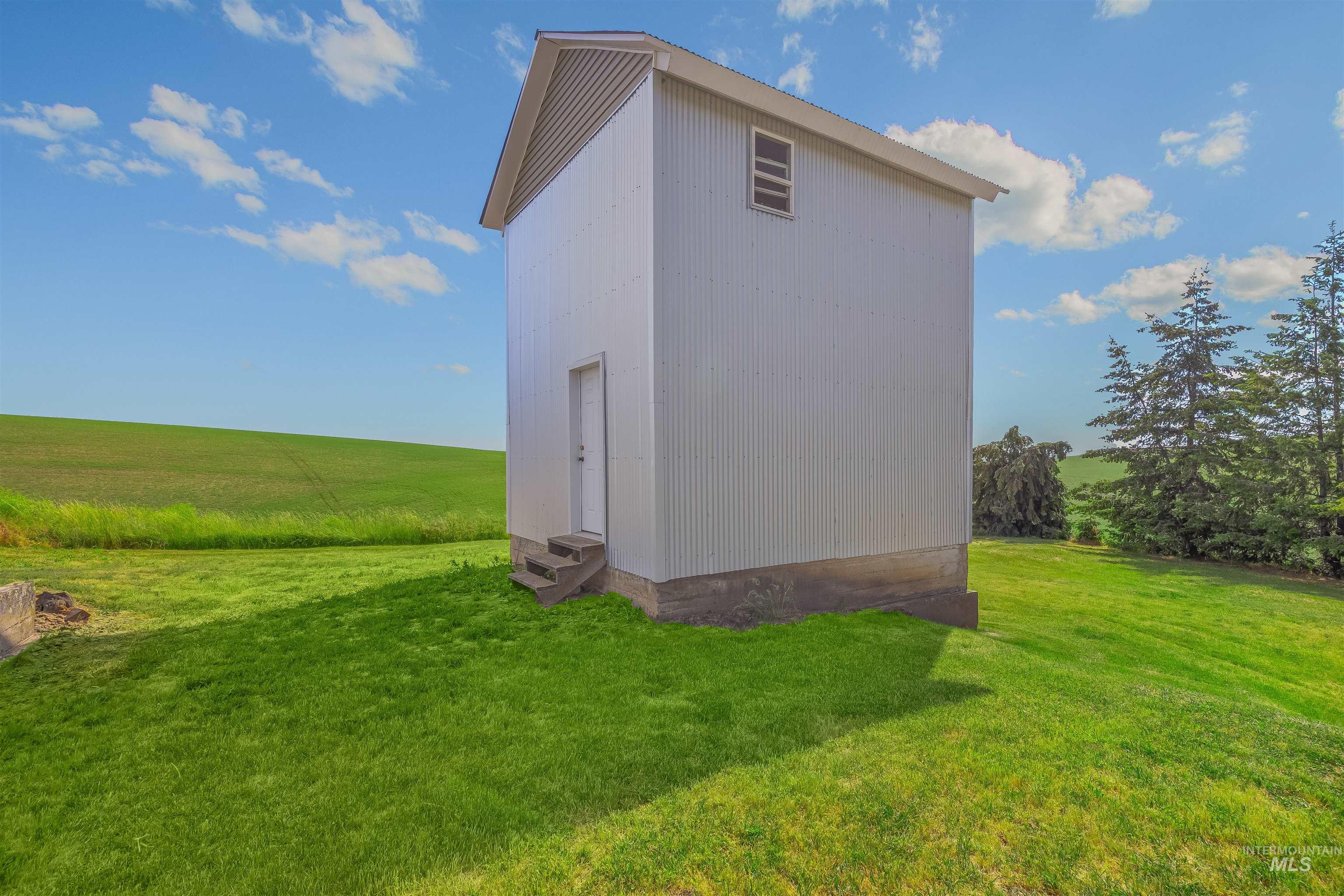 751 Boone Hill Rd, Colton, Washington 99113, 2 Bedrooms, 1 Bathroom, Residential For Sale, Price $450,000, 98950663