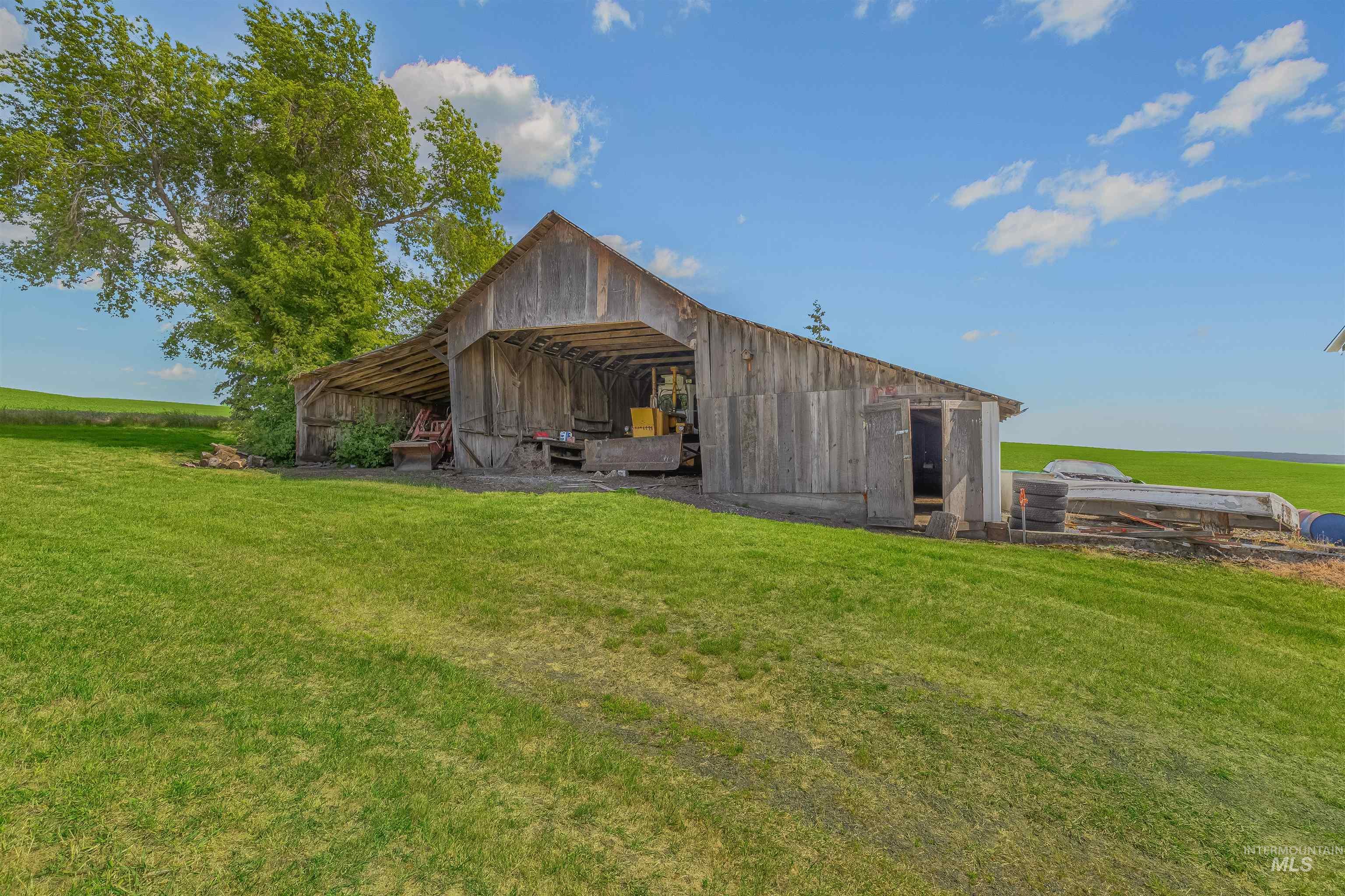 751 Boone Hill Rd, Colton, Washington 99113, 2 Bedrooms, 1 Bathroom, Residential For Sale, Price $450,000, 98950663