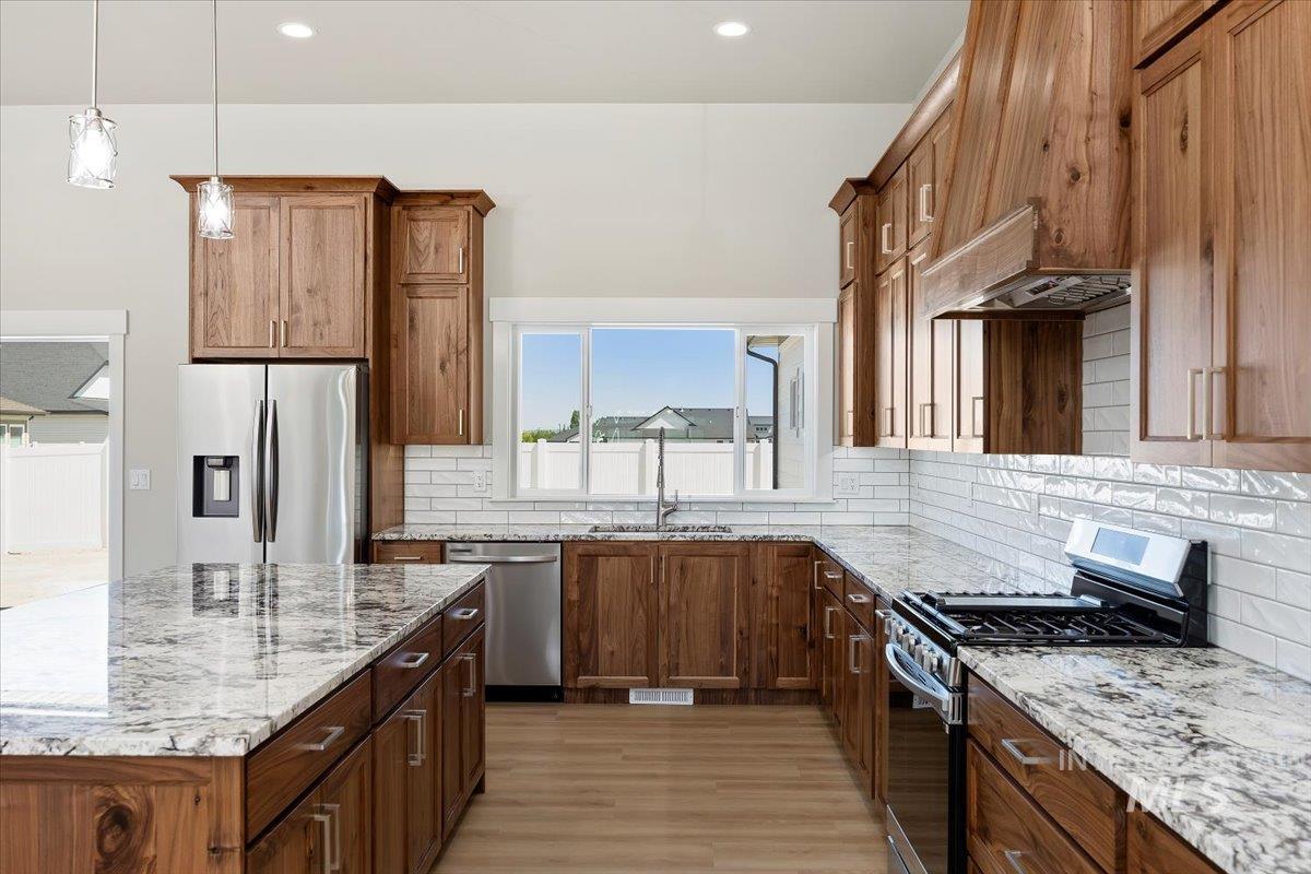 3119 Crescent Moon Rd, Twin Falls, Idaho 83301, 4 Bedrooms, 2.5 Bathrooms, Residential For Sale, Price $639,900, 98950676