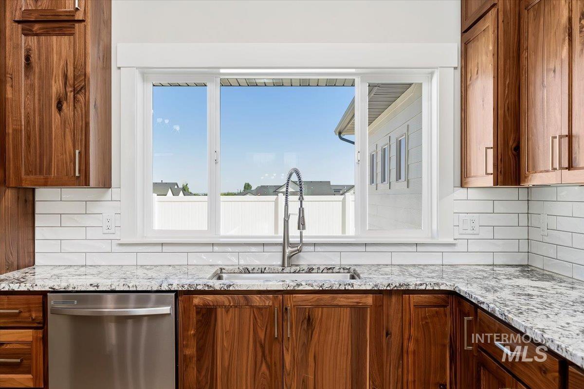 3119 Crescent Moon Rd, Twin Falls, Idaho 83301, 4 Bedrooms, 2.5 Bathrooms, Residential For Sale, Price $639,900, 98950676