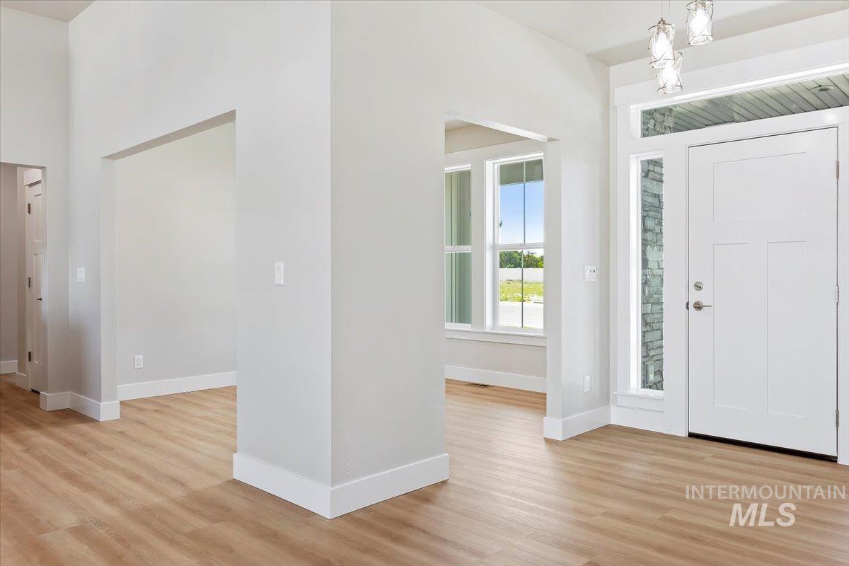 3119 Crescent Moon Rd, Twin Falls, Idaho 83301, 4 Bedrooms, 2.5 Bathrooms, Residential For Sale, Price $639,900, 98950676