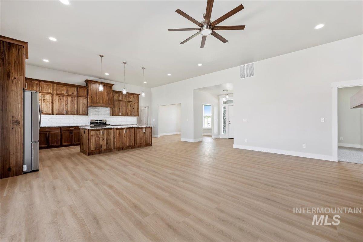 3119 Crescent Moon Rd, Twin Falls, Idaho 83301, 4 Bedrooms, 2.5 Bathrooms, Residential For Sale, Price $639,900, 98950676