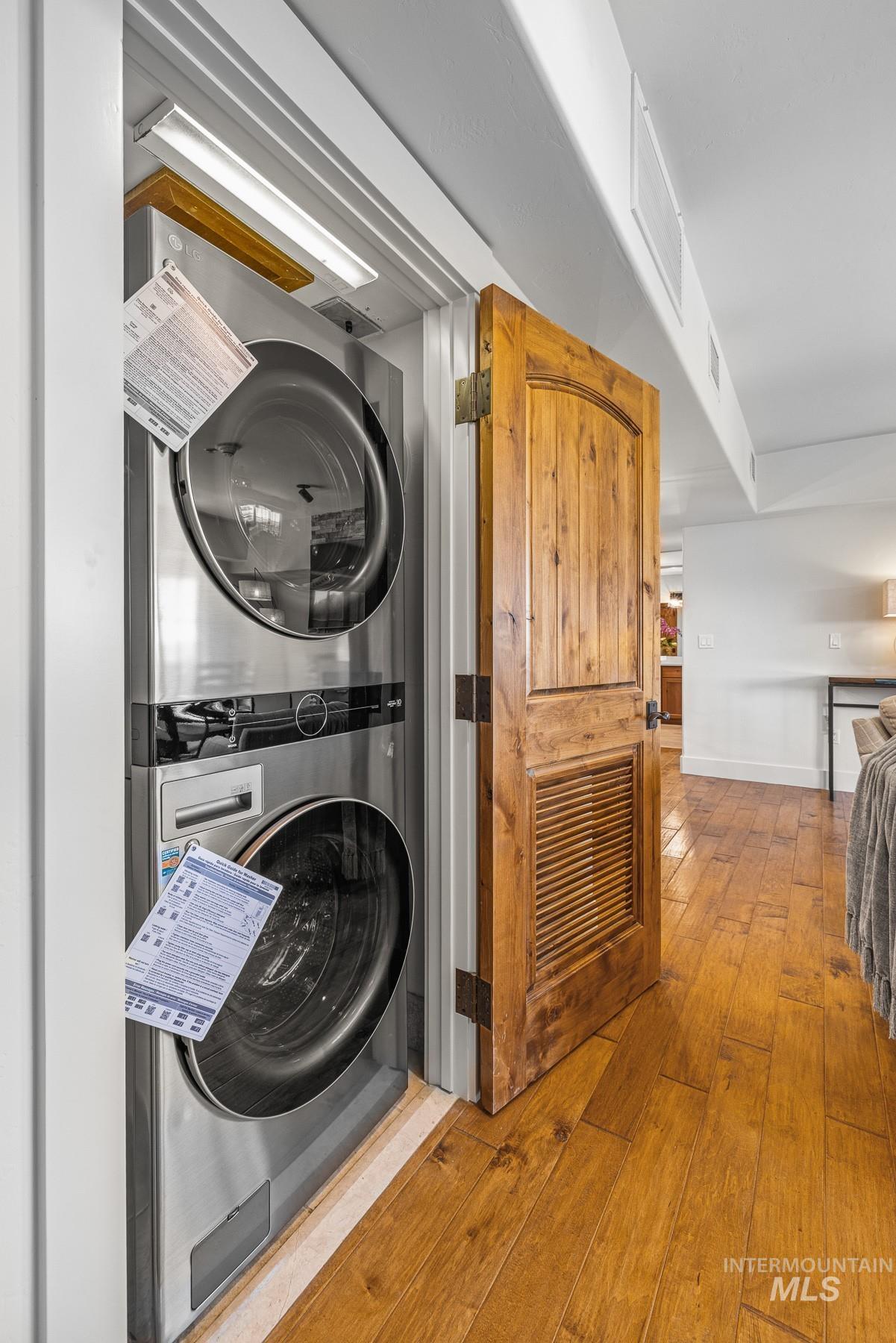 75 Arling Center Court, Donnelly, Idaho 83615, 2 Bedrooms, 2 Bathrooms, Residential For Sale, Price $1,195,000,MLS 98950745