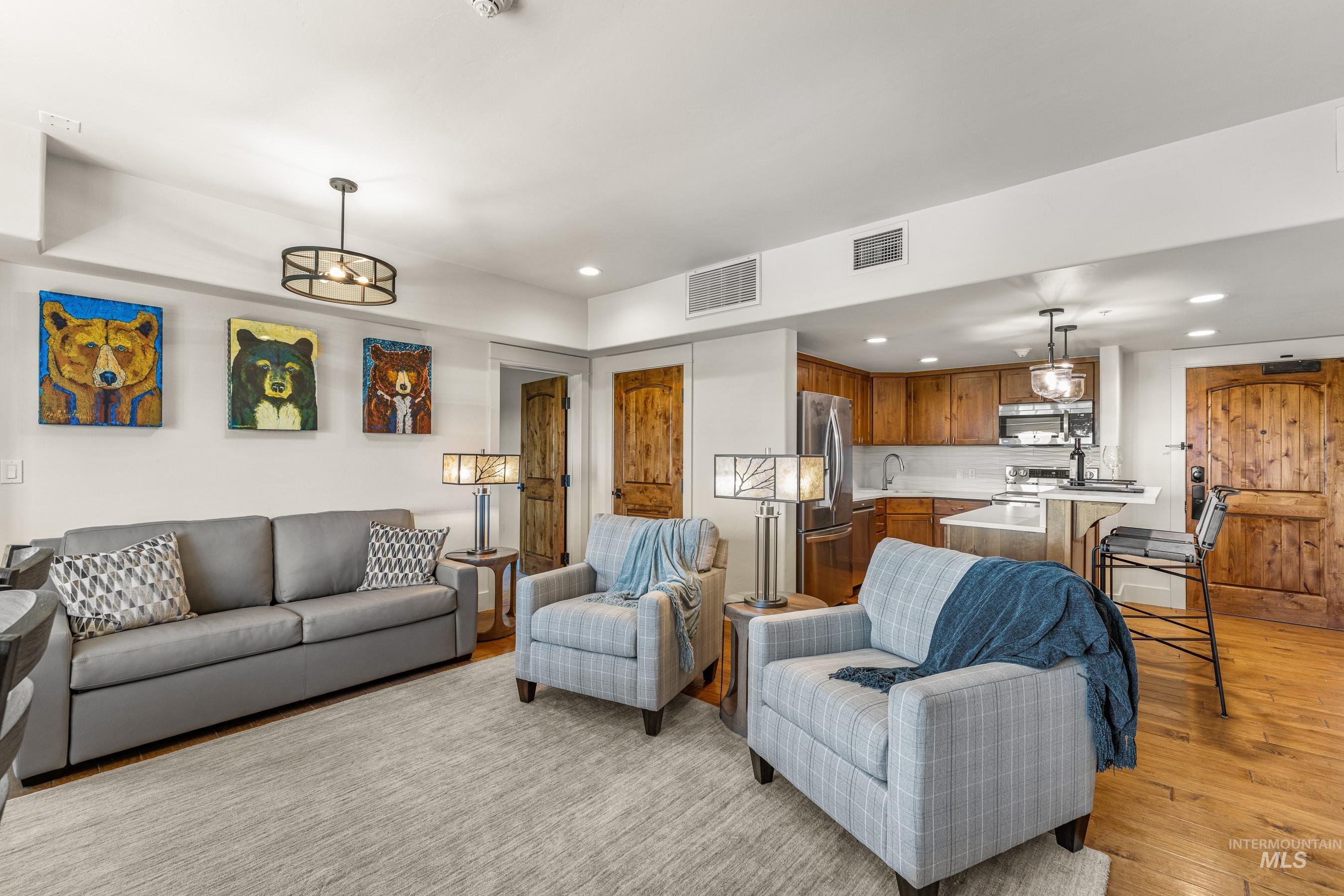 75 Arling Center Court, Donnelly, Idaho 83615, 2 Bedrooms, 2 Bathrooms, Residential For Sale, Price $1,195,000,MLS 98950745