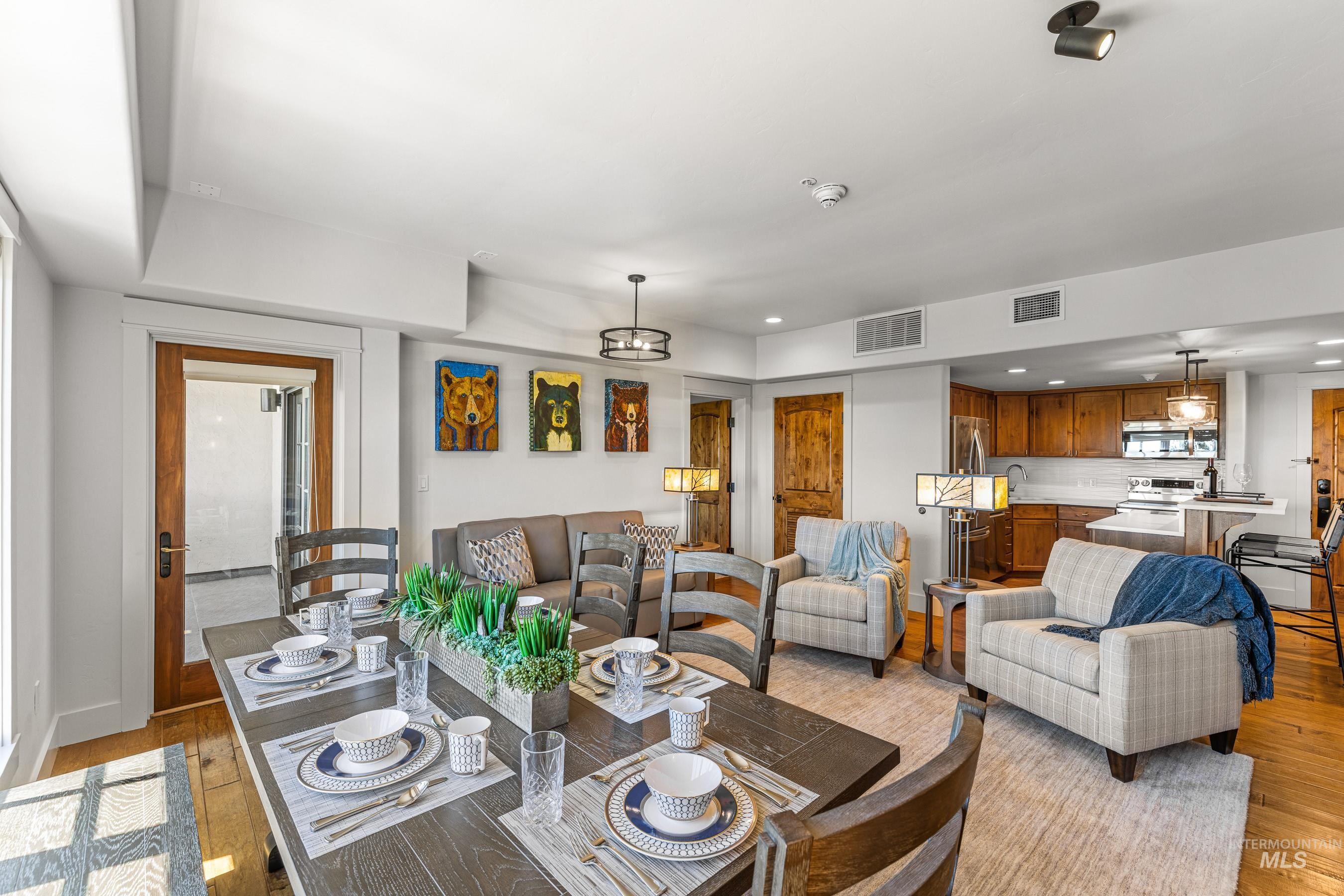 75 Arling Center Court, Donnelly, Idaho 83615, 2 Bedrooms, 2 Bathrooms, Residential For Sale, Price $1,195,000,MLS 98950745