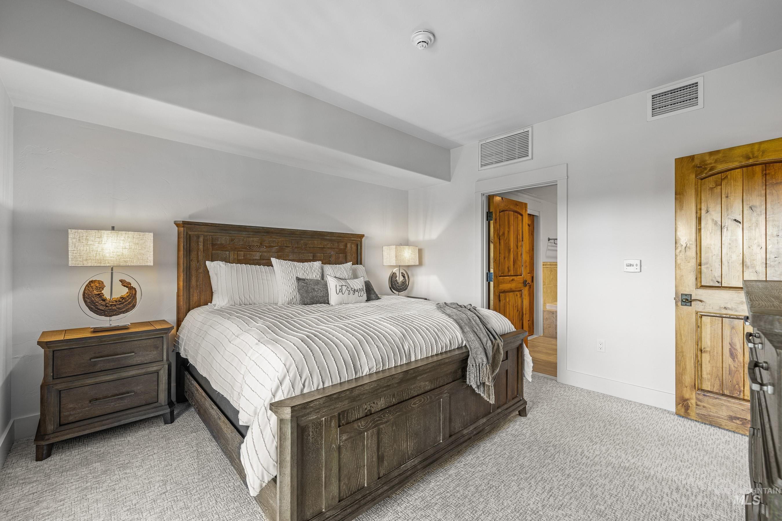 75 Arling Center Court, Donnelly, Idaho 83615, 2 Bedrooms, 2 Bathrooms, Residential For Sale, Price $1,195,000,MLS 98950745