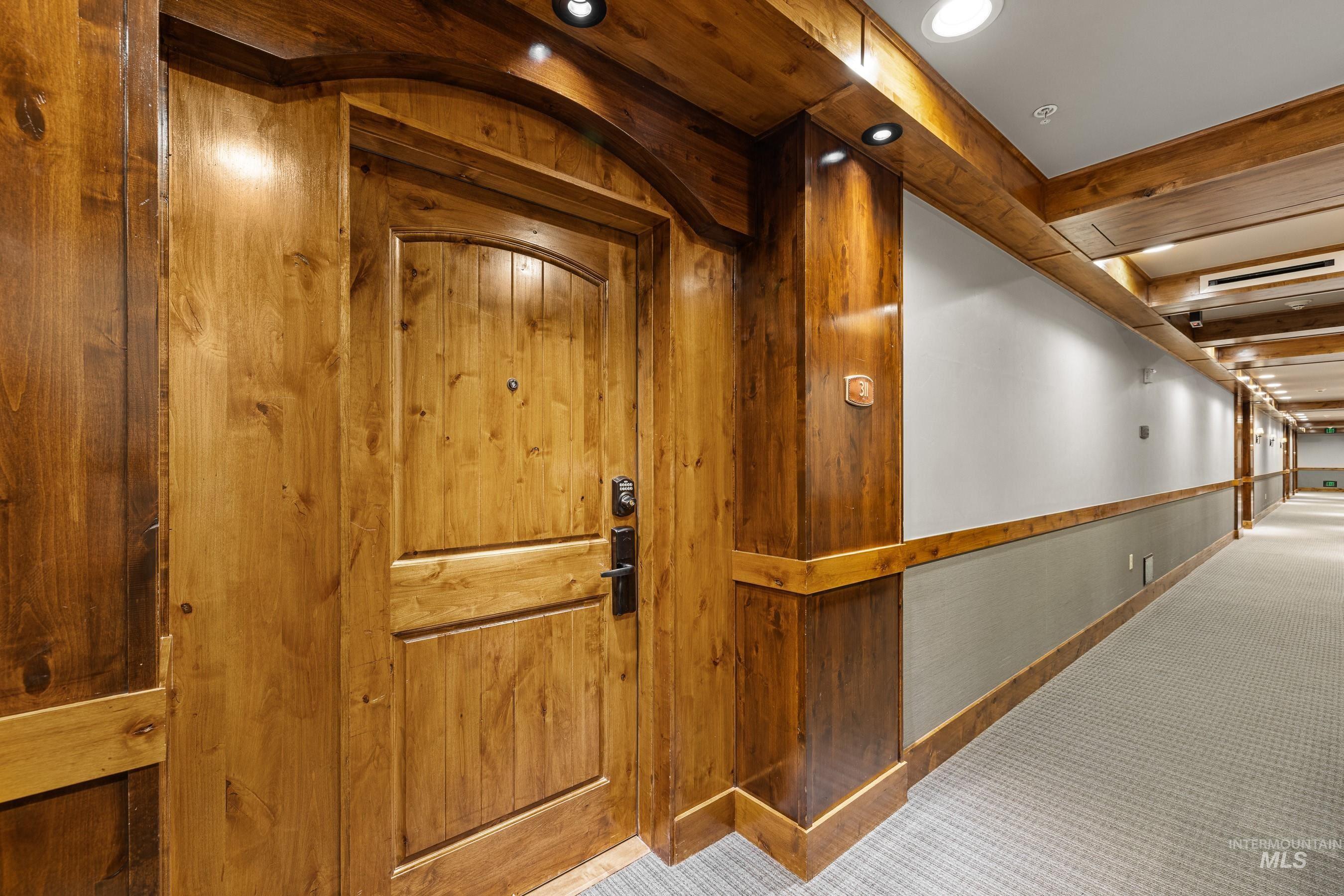 75 Arling Center Court, Donnelly, Idaho 83615, 2 Bedrooms, 2 Bathrooms, Residential For Sale, Price $1,195,000,MLS 98950745