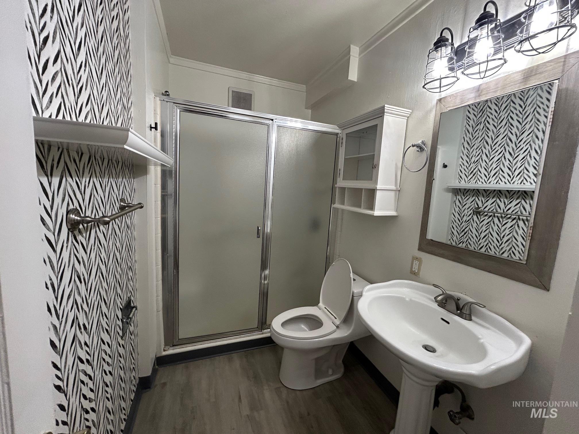 1811 17th Avenue, Lewiston, Idaho 83501, 2 Bedrooms, 1 Bathroom, Residential Income For Sale, Price $335,000,MLS 98950809