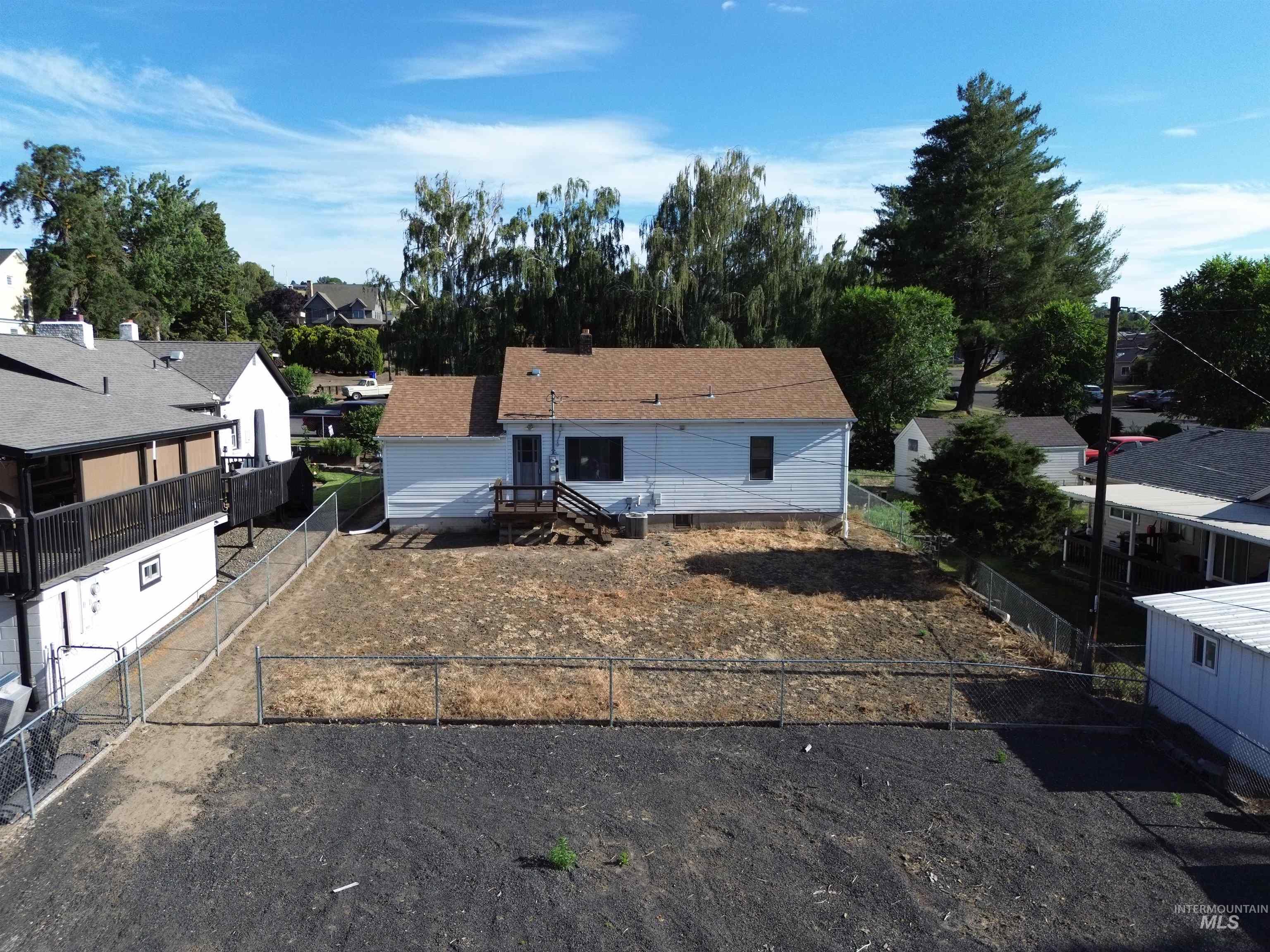 1811 17th Avenue, Lewiston, Idaho 83501, 2 Bedrooms, 1 Bathroom, Residential Income For Sale, Price $335,000,MLS 98950809