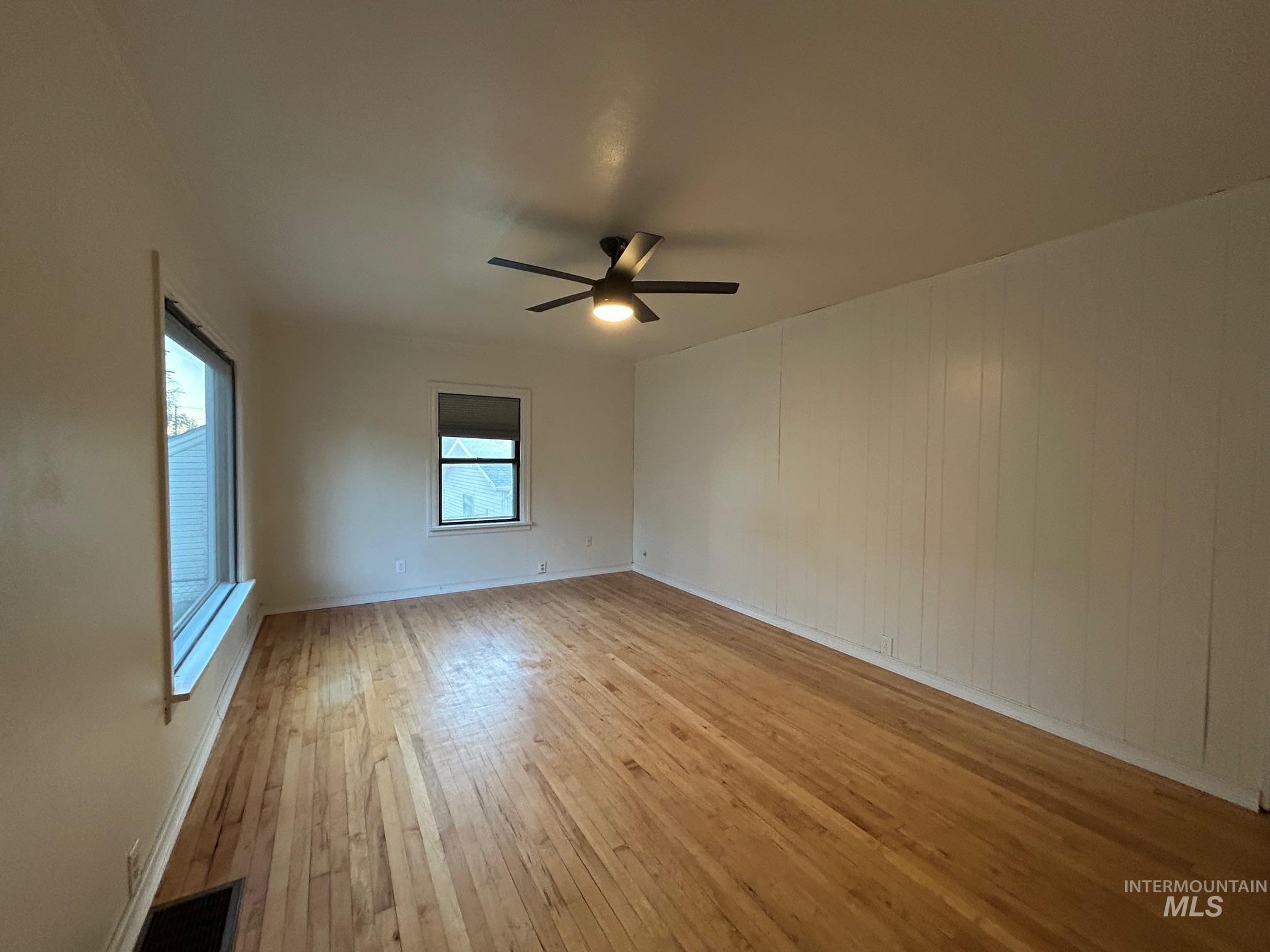 1811 17th Avenue, Lewiston, Idaho 83501, 2 Bedrooms, 1 Bathroom, Residential Income For Sale, Price $335,000,MLS 98950809