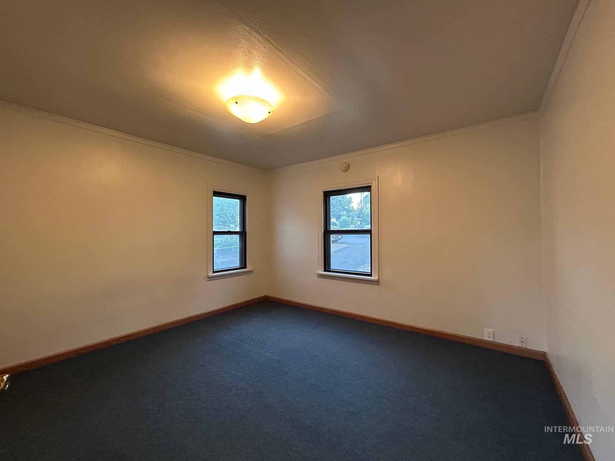 1811 17th Avenue, Lewiston, Idaho 83501, 2 Bedrooms, 1 Bathroom, Residential Income For Sale, Price $335,000,MLS 98950809