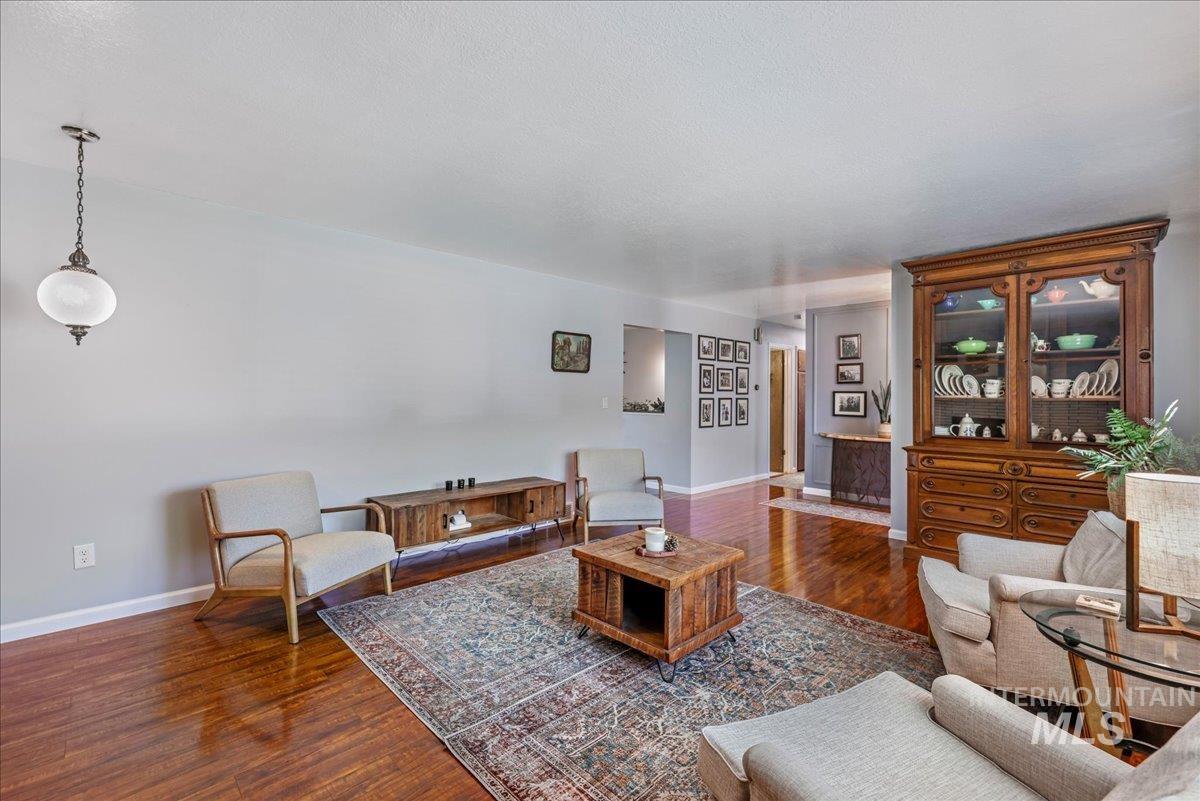 539 Rimview Dr, Twin Falls, Idaho 83301, 5 Bedrooms, 3 Bathrooms, Residential For Sale, Price $579,900, 98950828