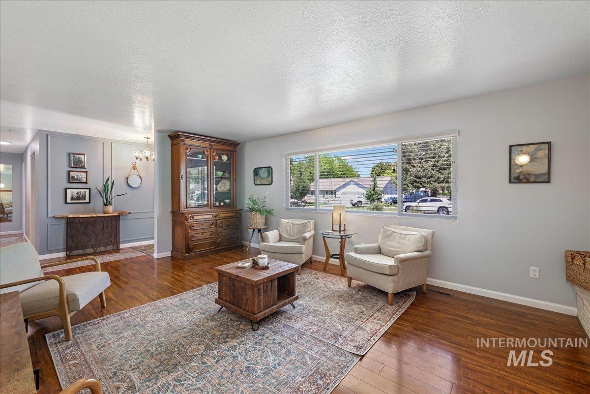 539 Rimview Dr, Twin Falls, Idaho 83301, 5 Bedrooms, 3 Bathrooms, Residential For Sale, Price $579,900, 98950828