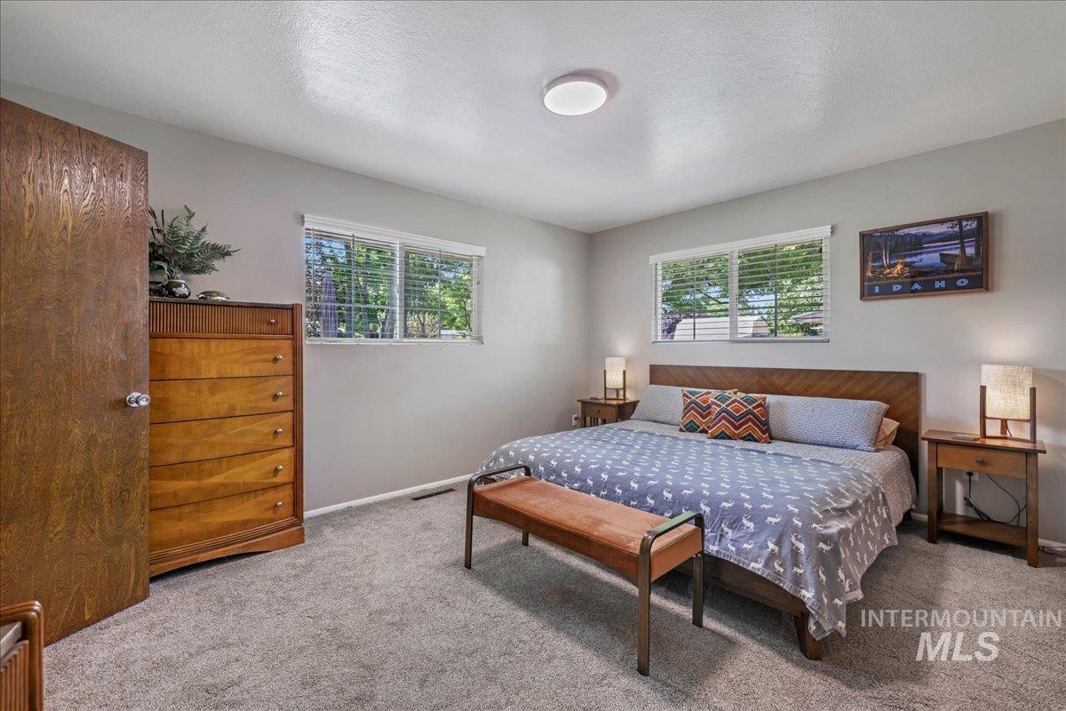 539 Rimview Dr, Twin Falls, Idaho 83301, 5 Bedrooms, 3 Bathrooms, Residential For Sale, Price $559,900,MLS 98950828