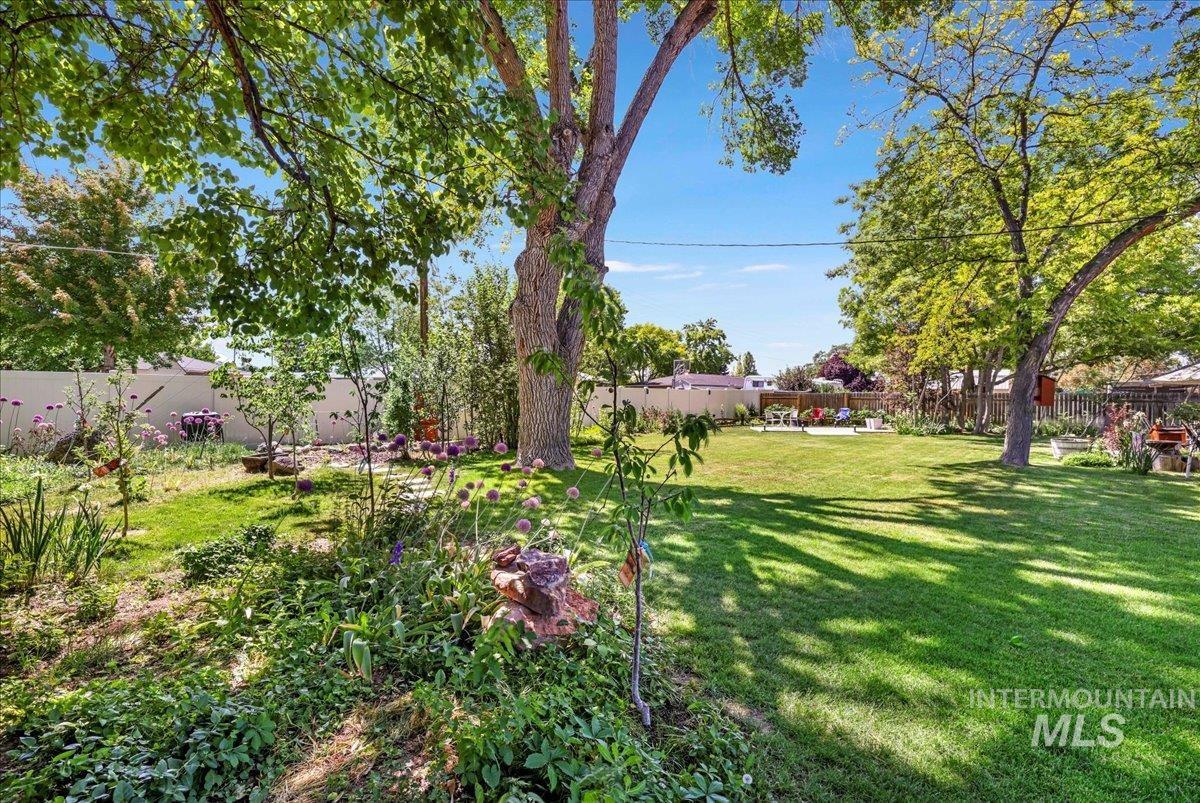 539 Rimview Dr, Twin Falls, Idaho 83301, 5 Bedrooms, 3 Bathrooms, Residential For Sale, Price $579,900, 98950828