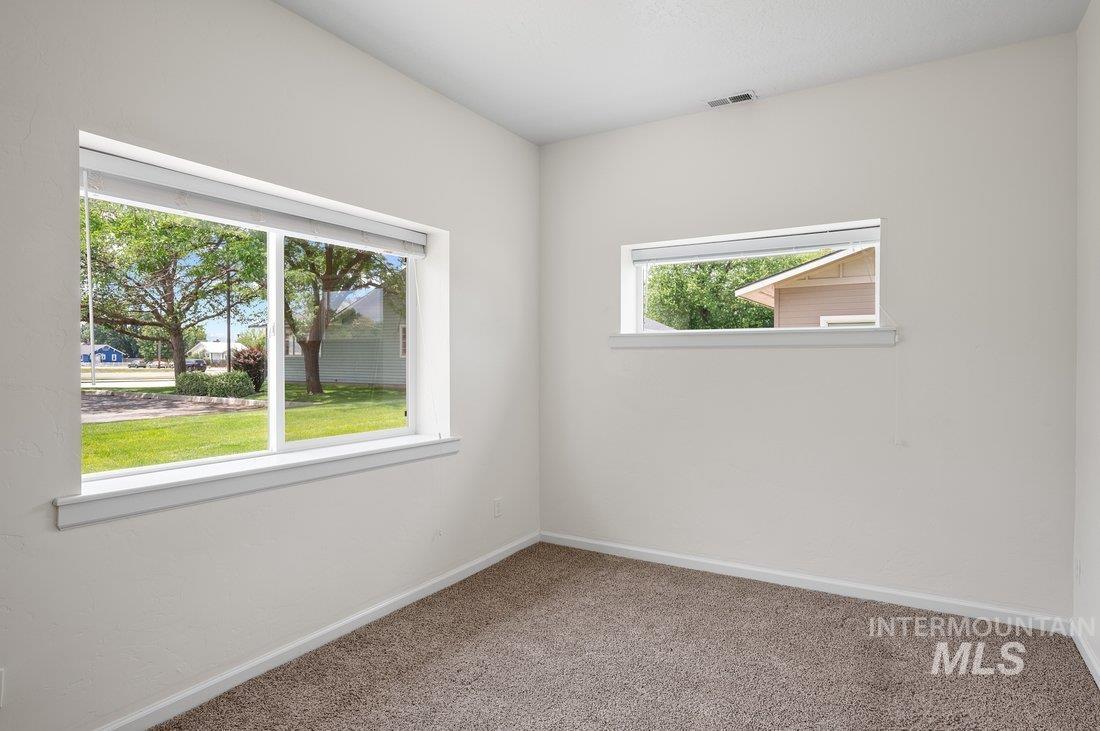 316 N 11th St, Payette, Idaho 83661-2418, 2 Bedrooms, 1.5 Bathrooms, Residential Income For Sale, Price $2,190,000, 98950843