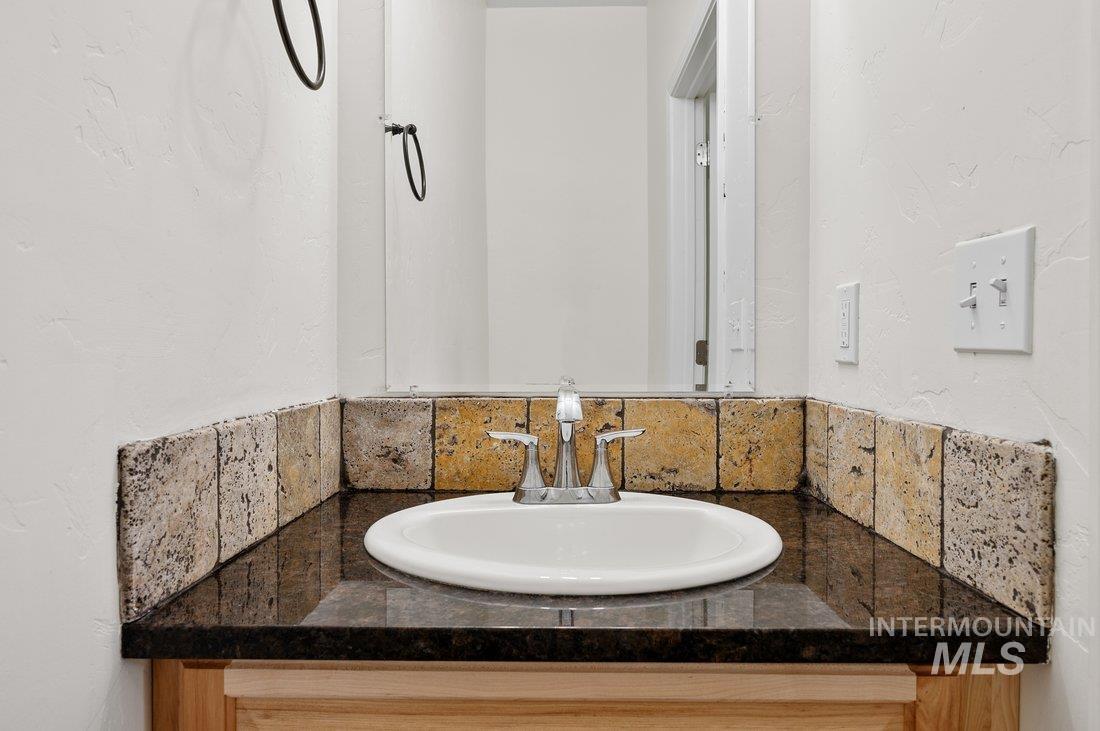 316 N 11th St, Payette, Idaho 83661-2418, 2 Bedrooms, 1.5 Bathrooms, Residential Income For Sale, Price $2,190,000, 98950843