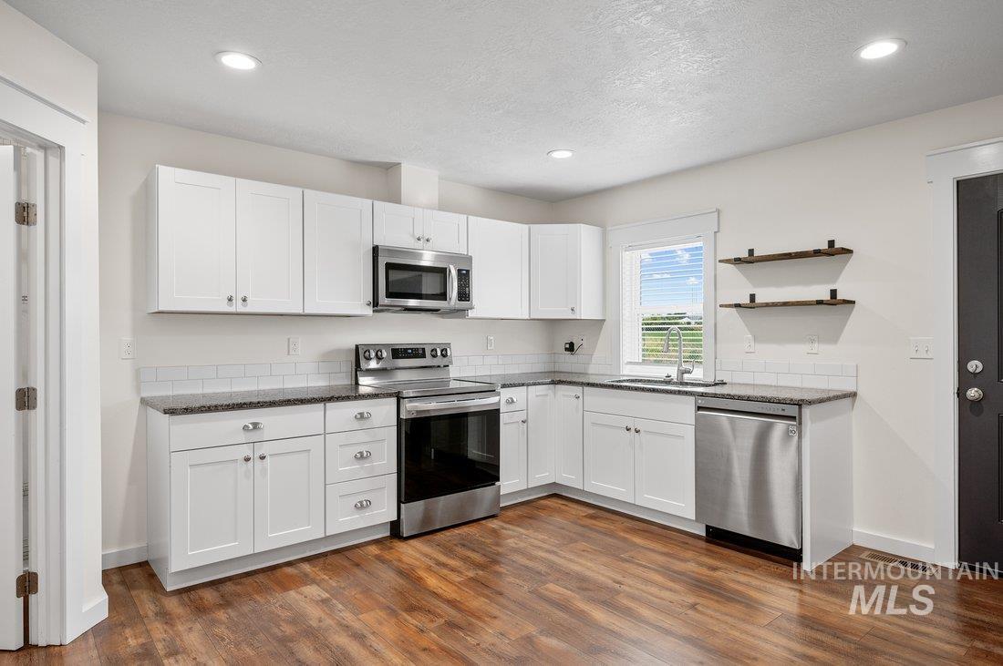 316 N 11th St, Payette, Idaho 83661-2418, 2 Bedrooms, 1.5 Bathrooms, Residential Income For Sale, Price $2,190,000, 98950843