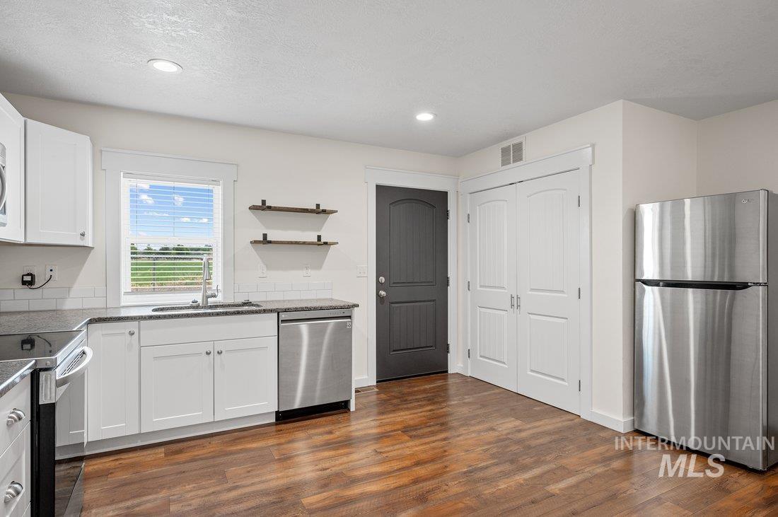 316 N 11th St, Payette, Idaho 83661-2418, 2 Bedrooms, 1.5 Bathrooms, Residential Income For Sale, Price $2,190,000, 98950843