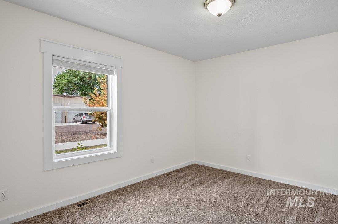 316 N 11th St, Payette, Idaho 83661-2418, 2 Bedrooms, 1.5 Bathrooms, Residential Income For Sale, Price $2,190,000, 98950843