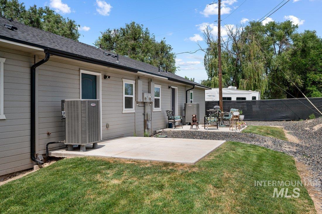 316 N 11th St, Payette, Idaho 83661-2418, 2 Bedrooms, 1.5 Bathrooms, Residential Income For Sale, Price $2,190,000, 98950843