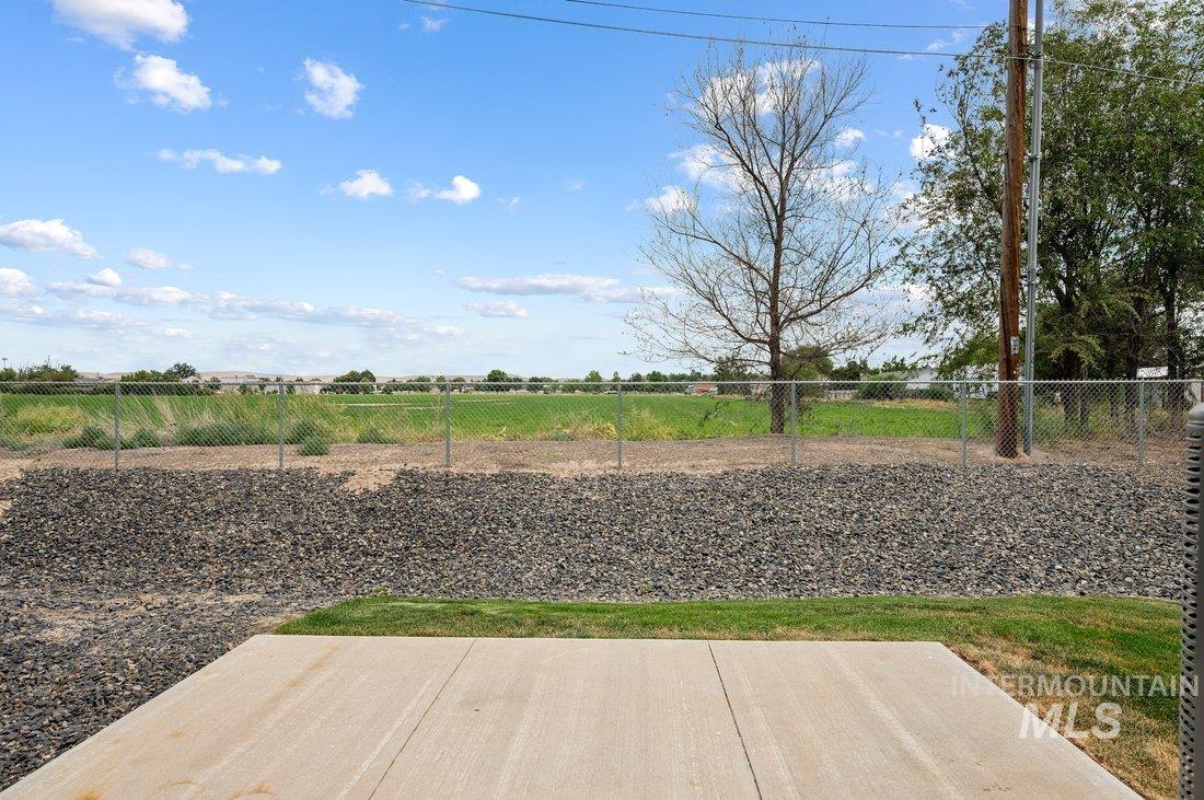 316 N 11th St, Payette, Idaho 83661-2418, 2 Bedrooms, 1.5 Bathrooms, Residential Income For Sale, Price $2,190,000, 98950843