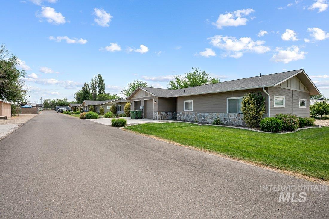 316 N 11th St, Payette, Idaho 83661-2418, 2 Bedrooms, 1.5 Bathrooms, Residential Income For Sale, Price $2,190,000, 98950843