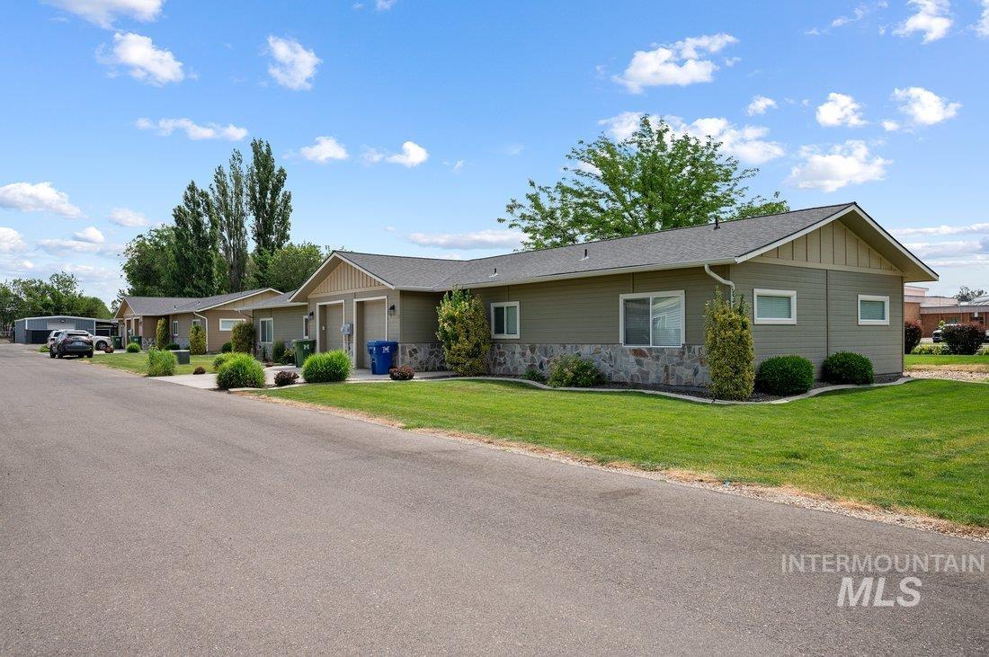 316 N 11th St, Payette, Idaho 83661-2418, 2 Bedrooms, 1.5 Bathrooms, Residential Income For Sale, Price $2,190,000, 98950843