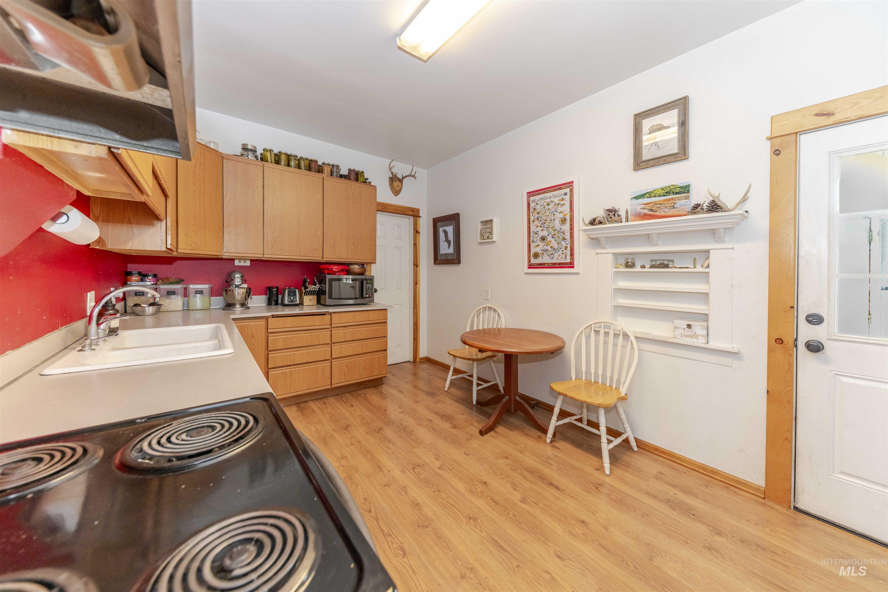 1318 McCarroll Street, Clarkston, Washington 99403, 2 Bedrooms, 1 Bathroom, Residential For Sale, Price $299,999,MLS 98950972