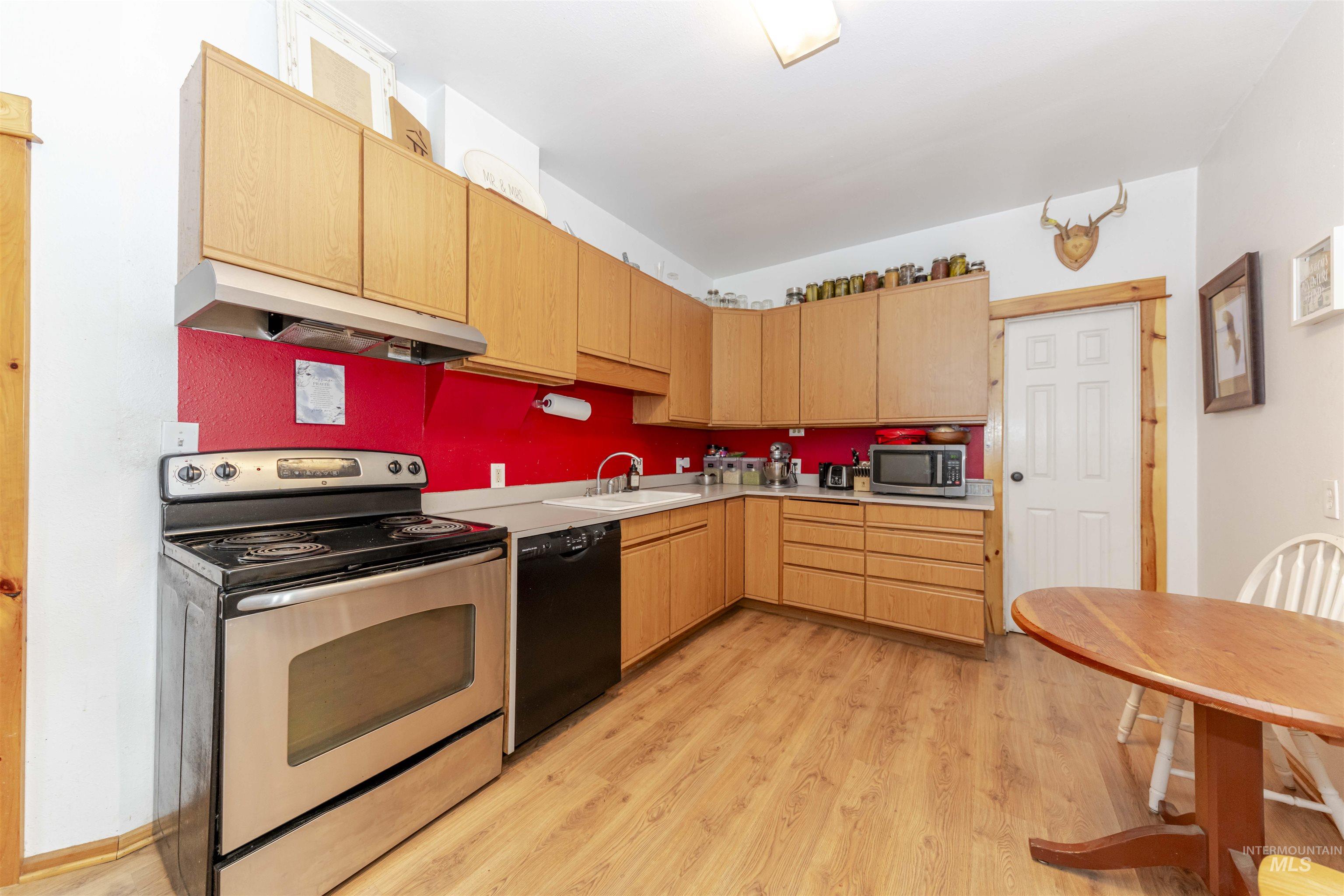 1318 McCarroll Street, Clarkston, Washington 99403, 2 Bedrooms, 1 Bathroom, Residential For Sale, Price $299,999,MLS 98950972