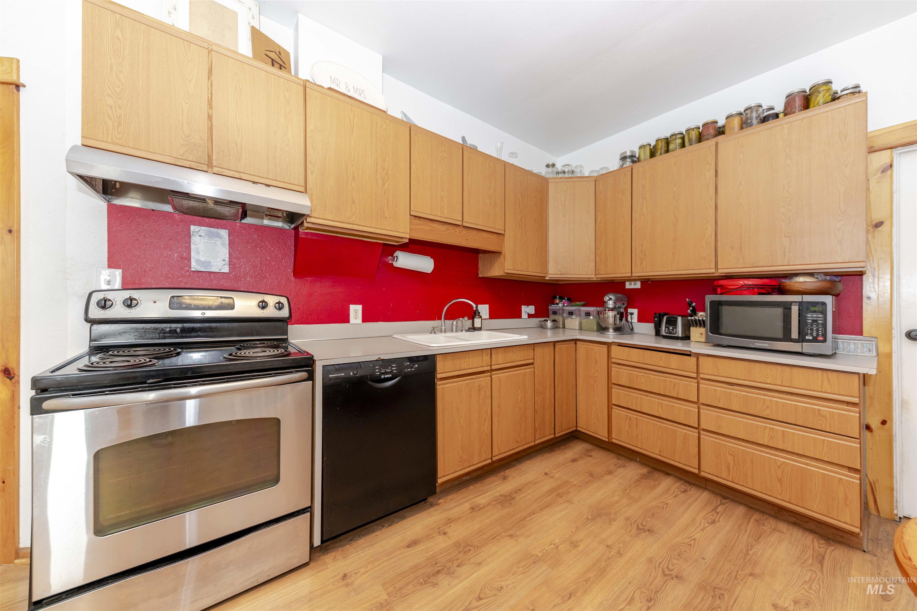 1318 McCarroll Street, Clarkston, Washington 99403, 2 Bedrooms, 1 Bathroom, Residential For Sale, Price $299,999,MLS 98950972